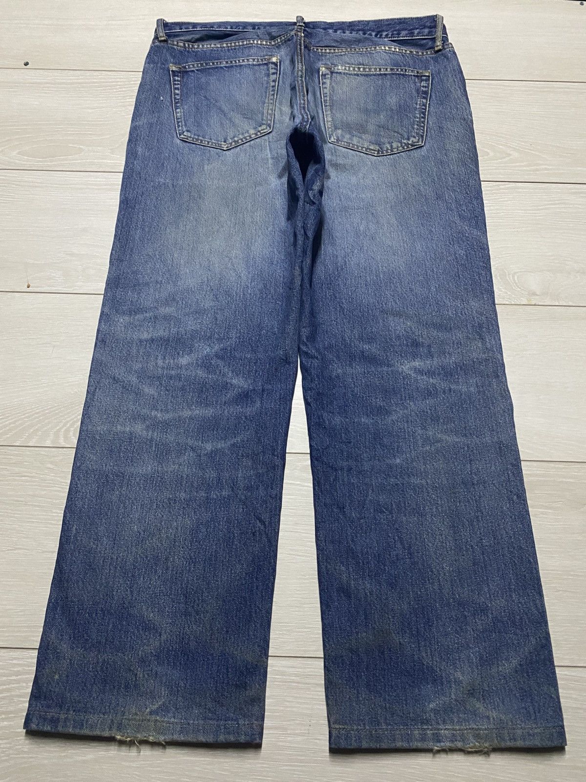 Japanese Brand Vintage Uniqlo Faded Wash Distressed Loose Jeans Size US 35 - 2 Thumbnail