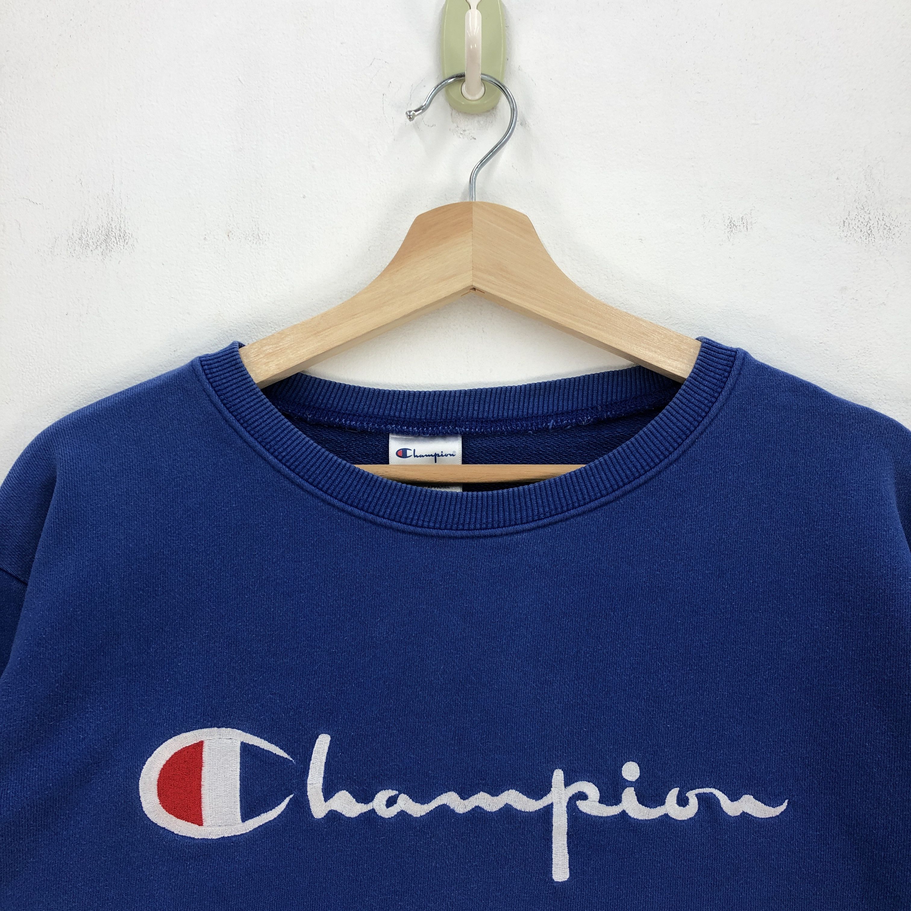 Champion Vintage Champion Sweater Champion Script Sweatshirt Jumper Size US S / EU 44-46 / 1 - 3 Thumbnail