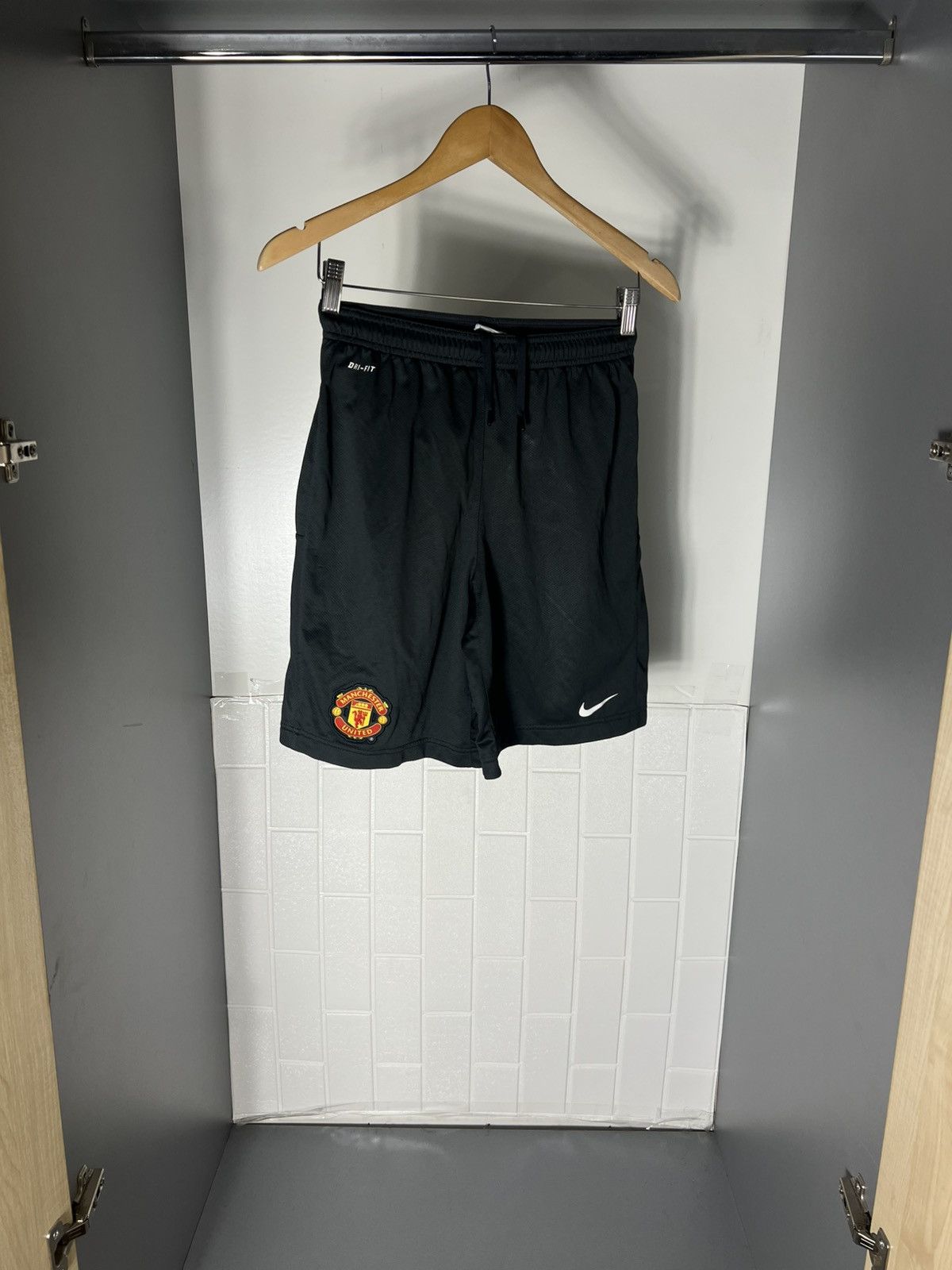 Nike VINTAGE NIKE FC MANCHESTER UNITED ENGLAND SOCCER JERSEY 90s Size US S / EU 44-46 / 1 - 2 Thumbnail