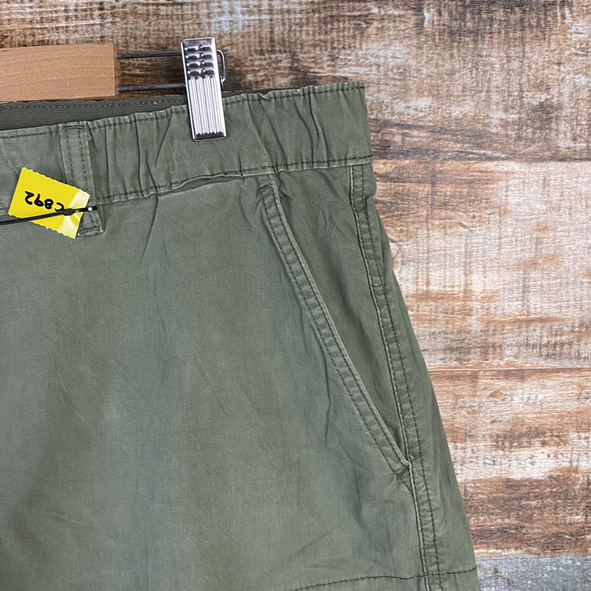 Japanese Brand DL Uniqlo Green Cargo Multipocket Joggers Pants #C892 Size US 35 - 8 Thumbnail