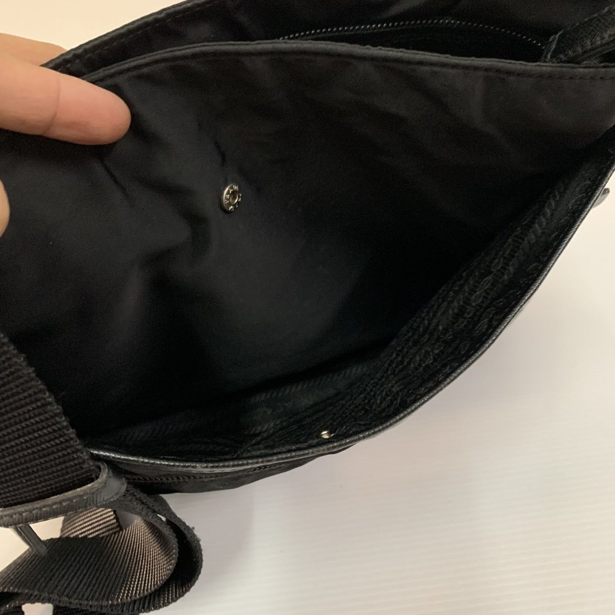 Prada Prada Black Nylon Slingbag Size ONE SIZE - 11 Thumbnail