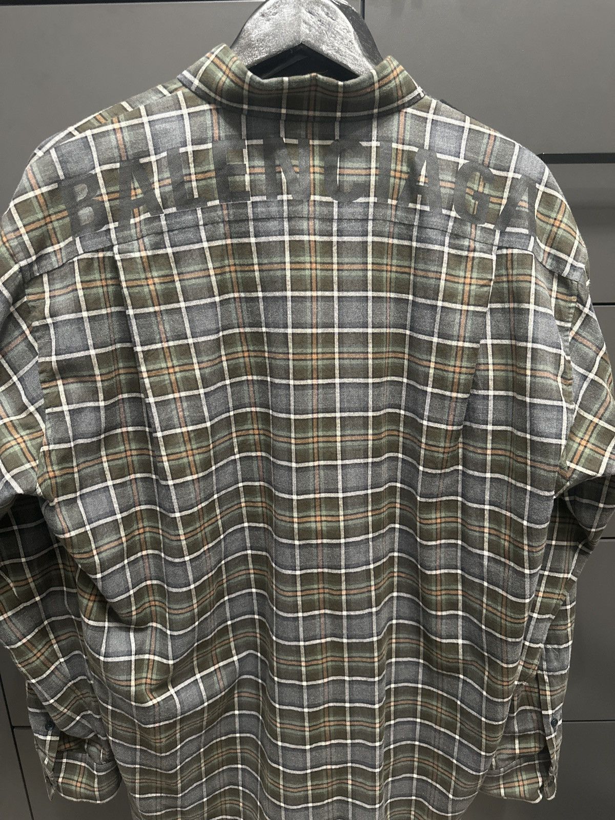 Balenciaga Balenciaga oversized flannel tee Size US L / EU 52-54 / 3 - 1 Thumbnail
