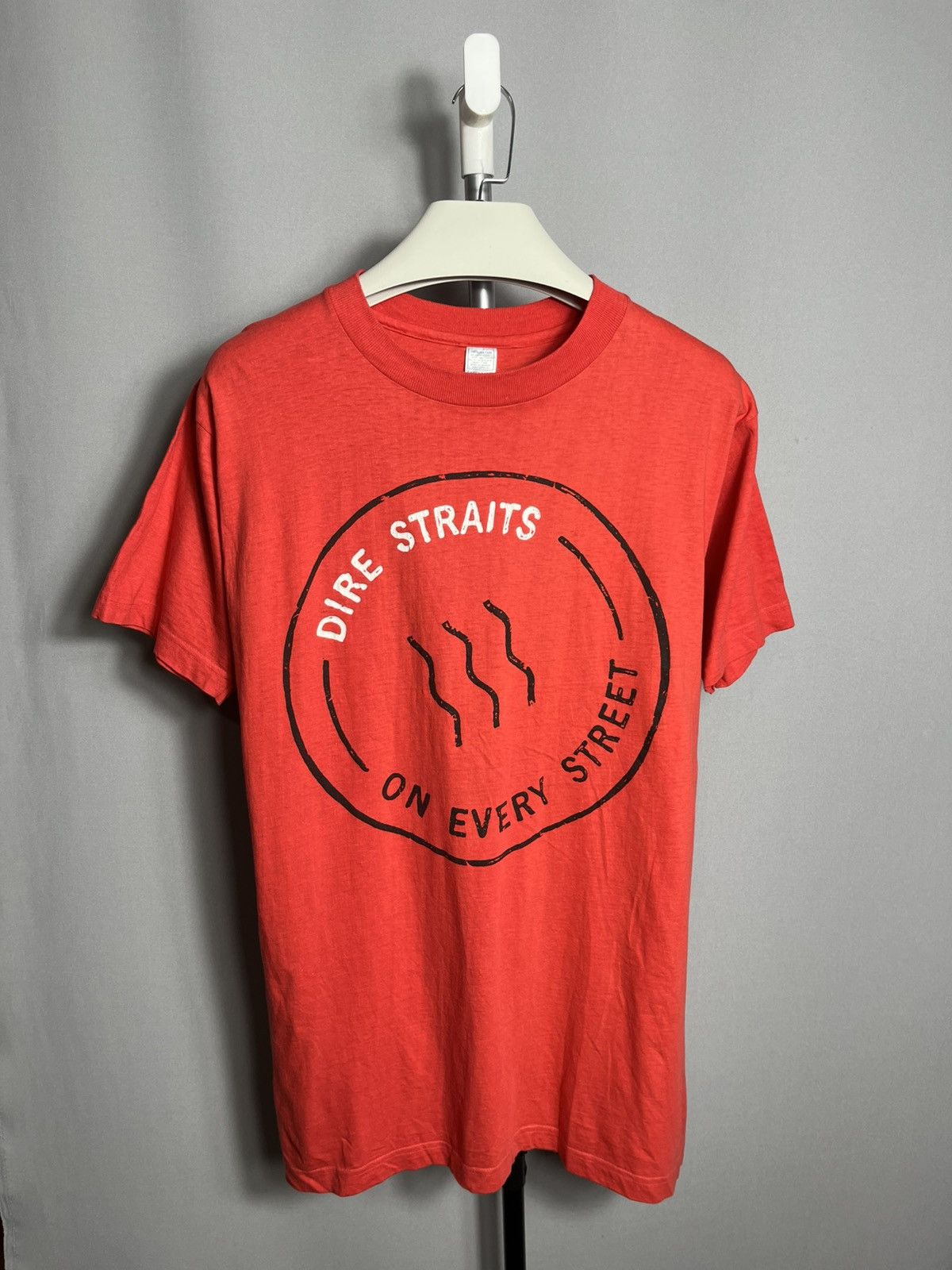 Other Vintage Dire Straits On Every Street 1991 Tour Band Shirt Size US XL / EU 56 / 4 - 1 Thumbnail