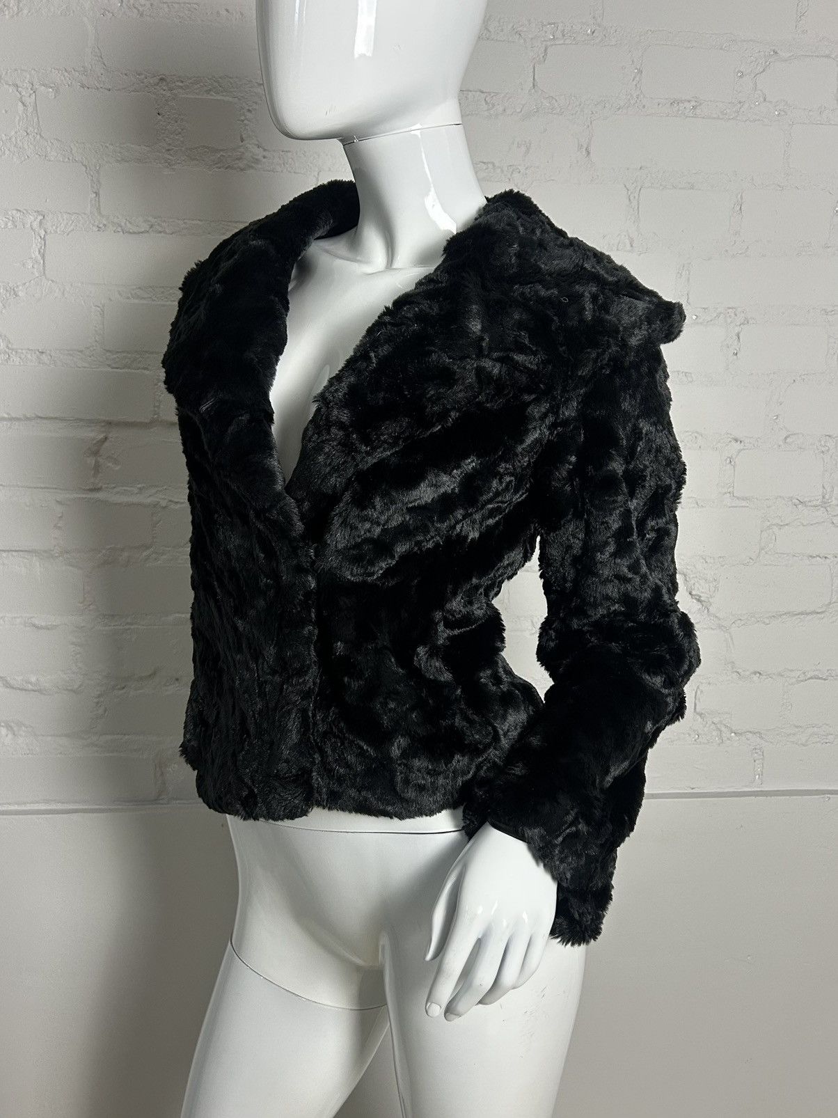 Vintage Vintage asymmetric fur jacket Size S / US 4 / IT 40 - 1 Thumbnail