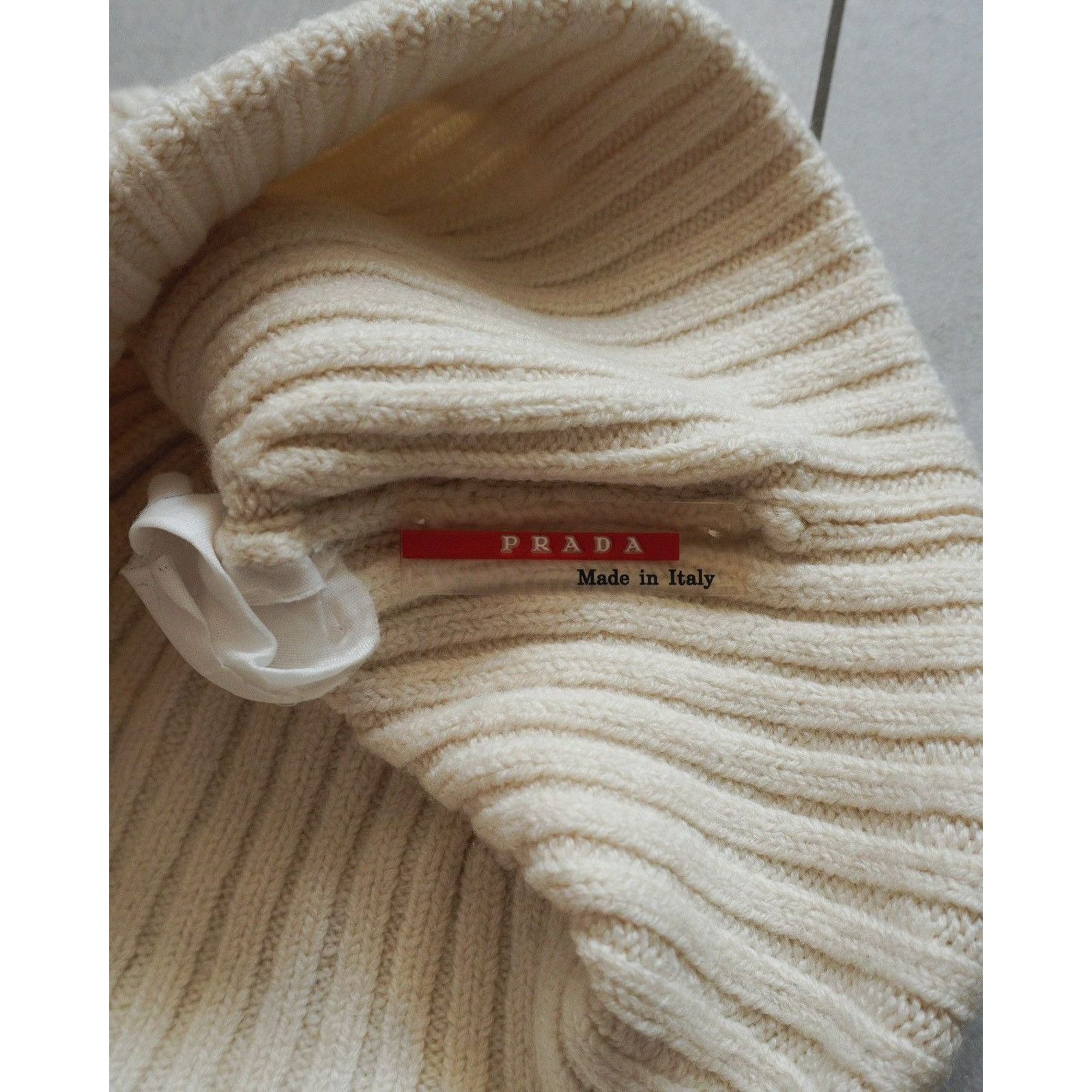 Prada Prada linea rossa red tab beige wool beanie hat Size ONE SIZE - 6 Thumbnail