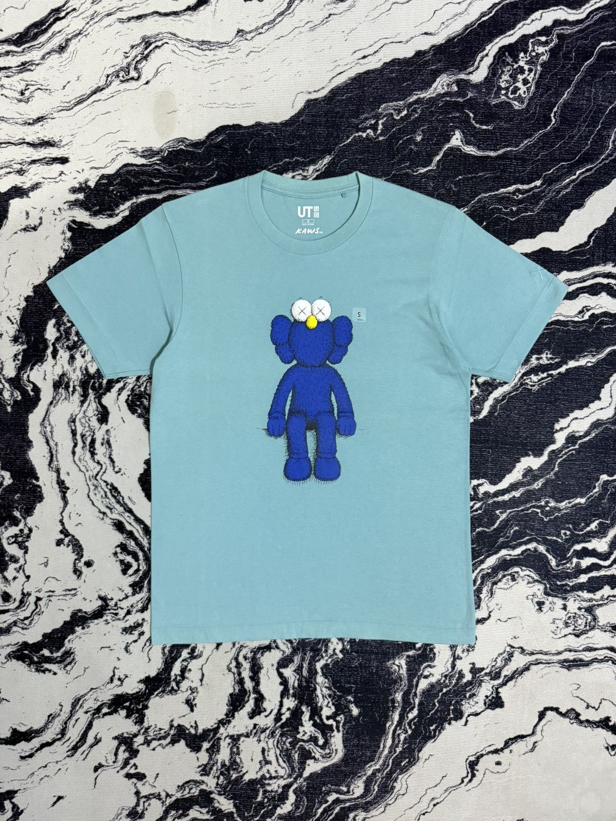 Kaws Uniqlo x kaws t shirt Size US S / EU 44-46 / 1 - 2 Thumbnail