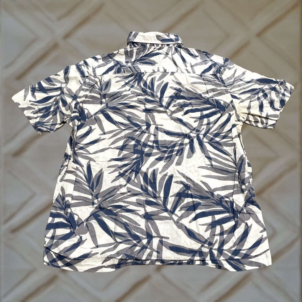 Old Navy Old Navy Button-Up Shirt Mens Small Blue White Tropical Palm Leaves Beach Holidays Casual Shirt Size US S / EU 44-46 / 1 - 1 Thumbnail