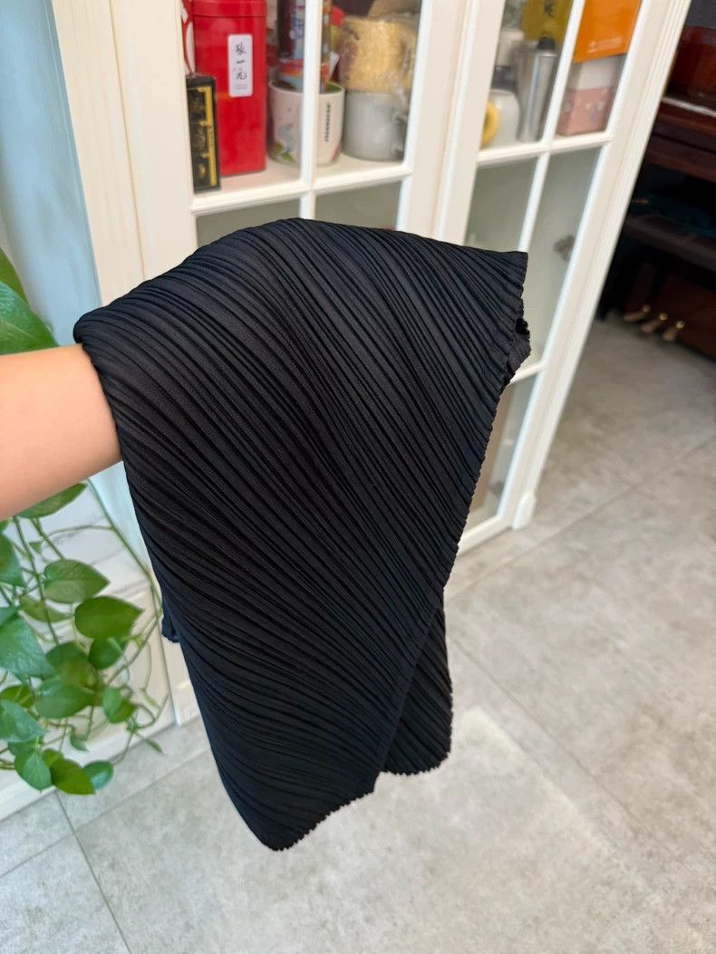 Issey Miyake Issey Miyake size:3 Black pleated trousers Size 31" - 5 Thumbnail