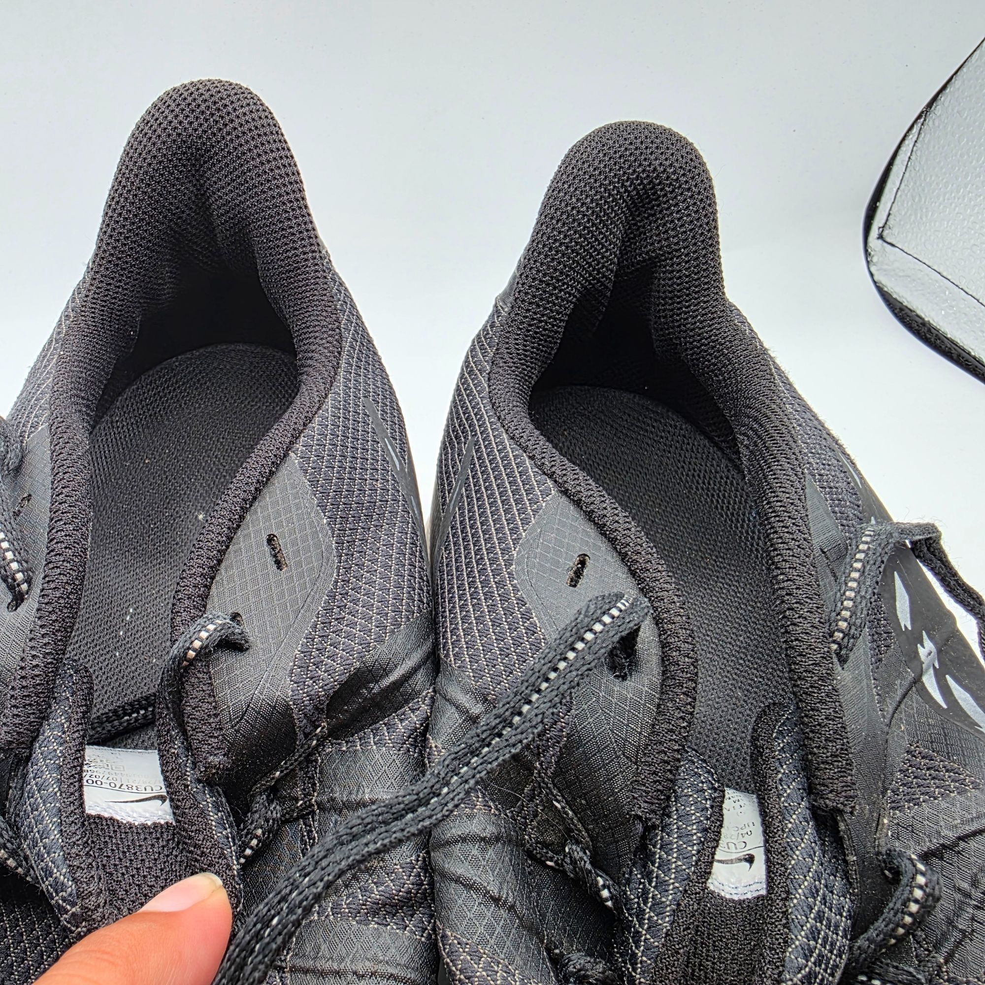 Nike Nike Winflo 7 Shield Mens Size 13 Black White Athletic Shoes Size US 13 / EU 46 - 9 Thumbnail