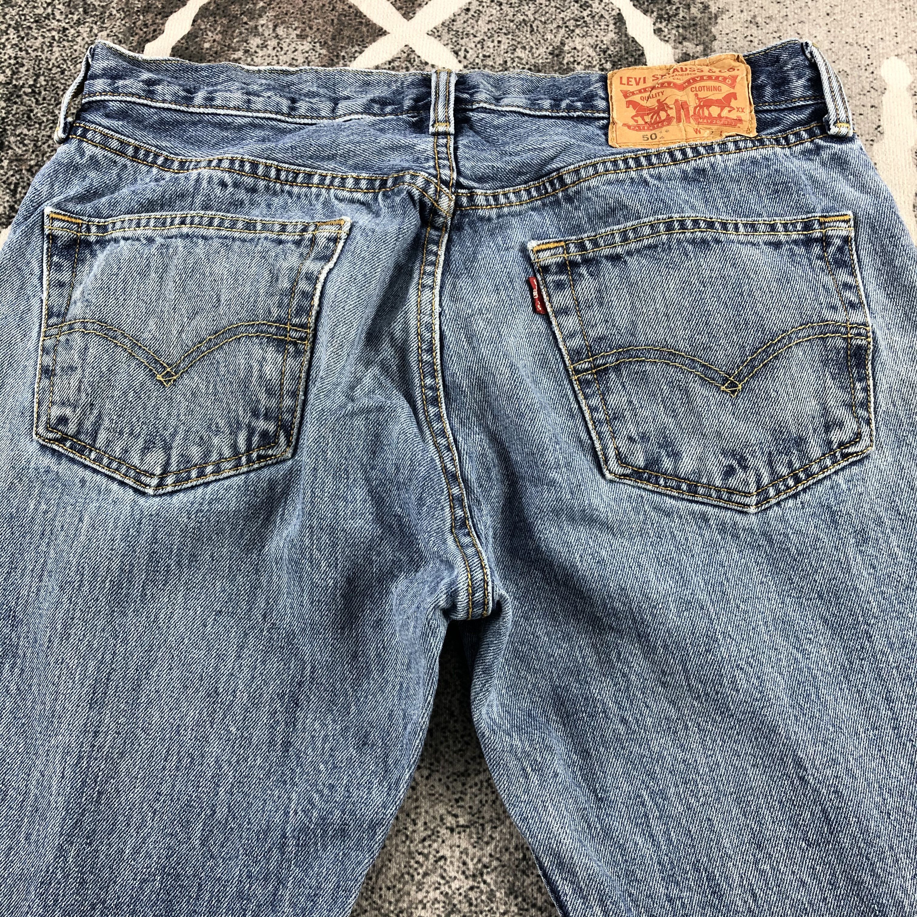 Levi's Vintage Levi's 501 Jeans Distress Medium Wash Denim KJ1069 Size US 32 / EU 48 - 4 Thumbnail