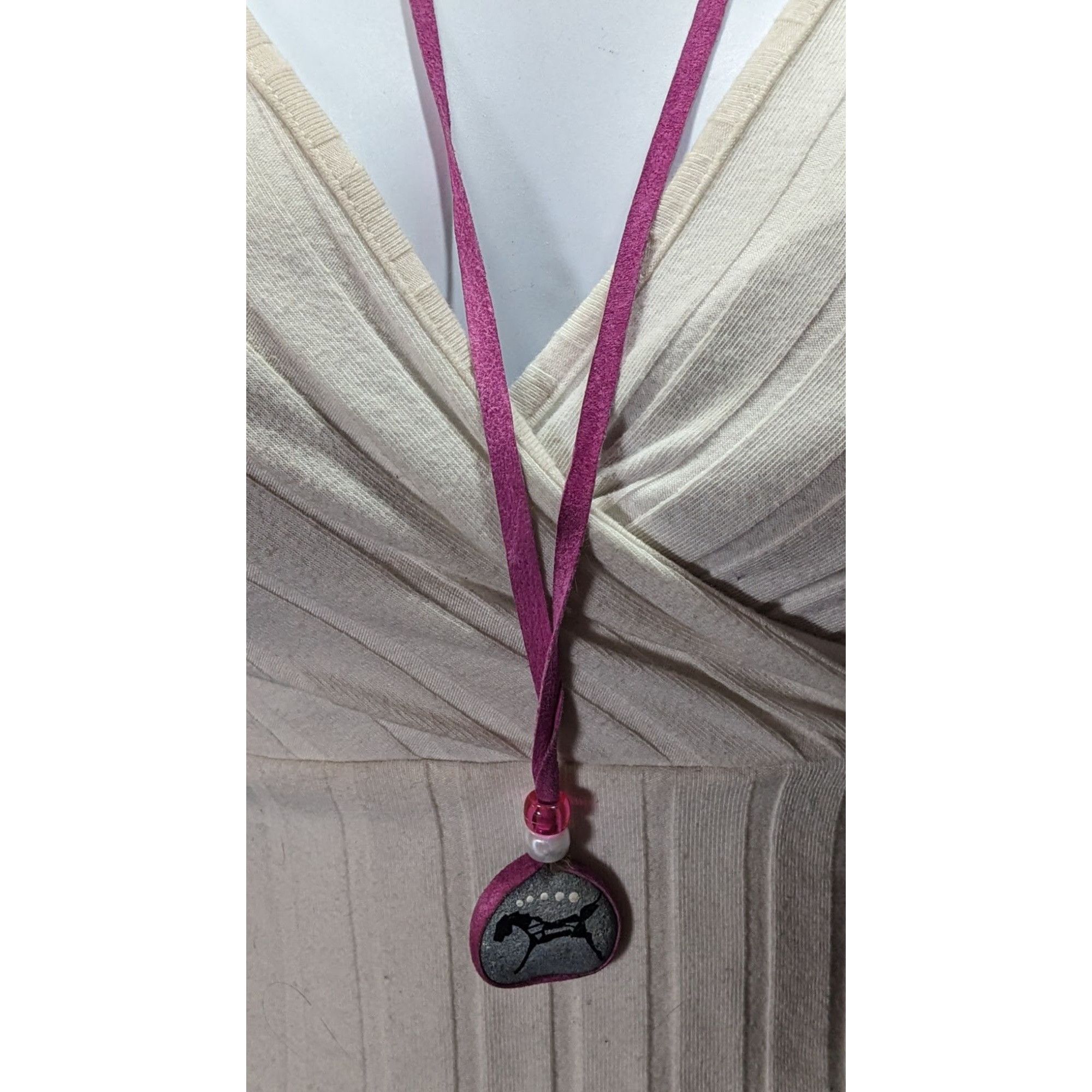 Other Native Hand Painted Mustang Rock Pendant Necklace With Purpl Size ONE SIZE - 5 Thumbnail