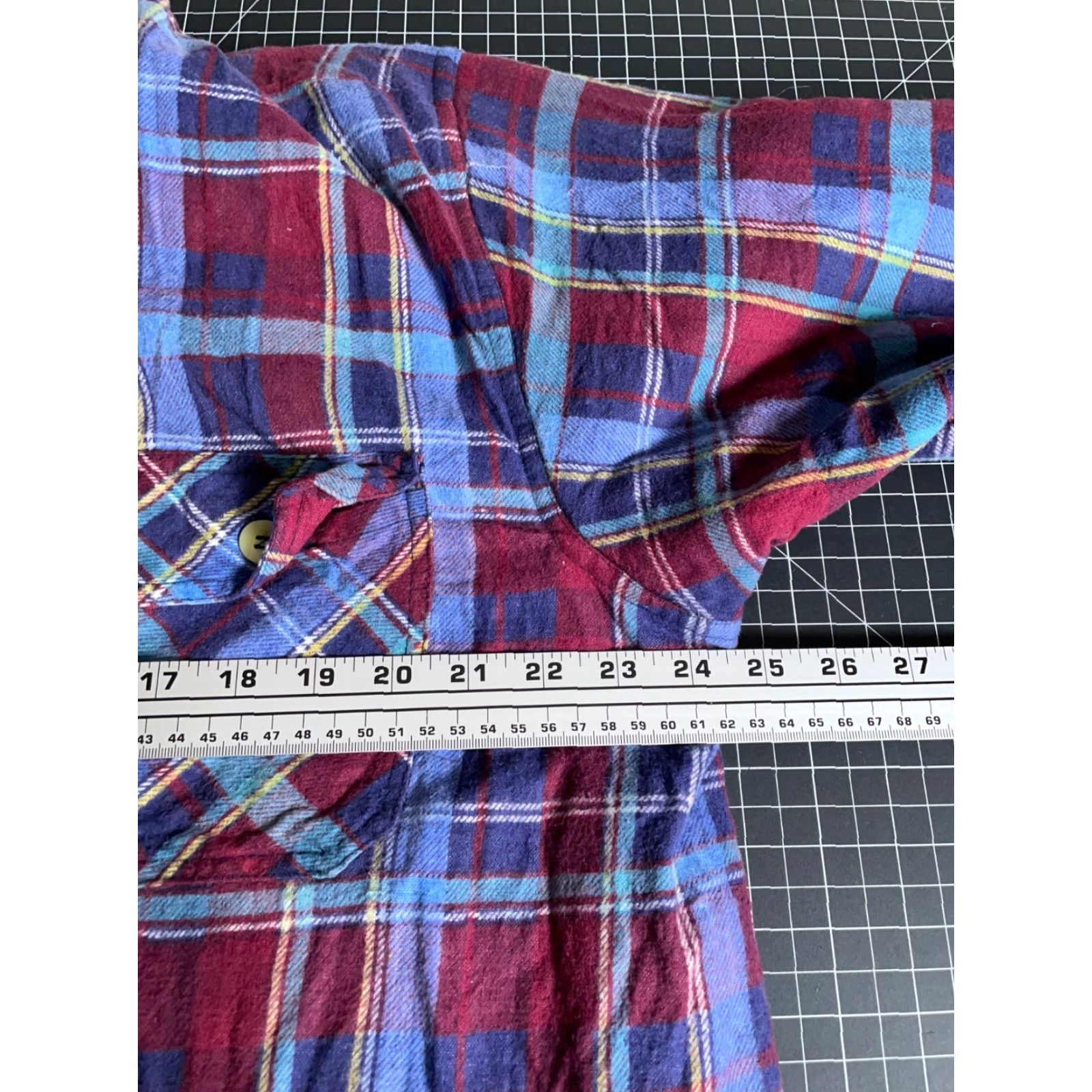 Vintage Highland Outfitters Shacket Adult XL Red Plaid Quilted Flannel Shirt Jacket Mens Size US XL / EU 56 / 4 - 5 Thumbnail