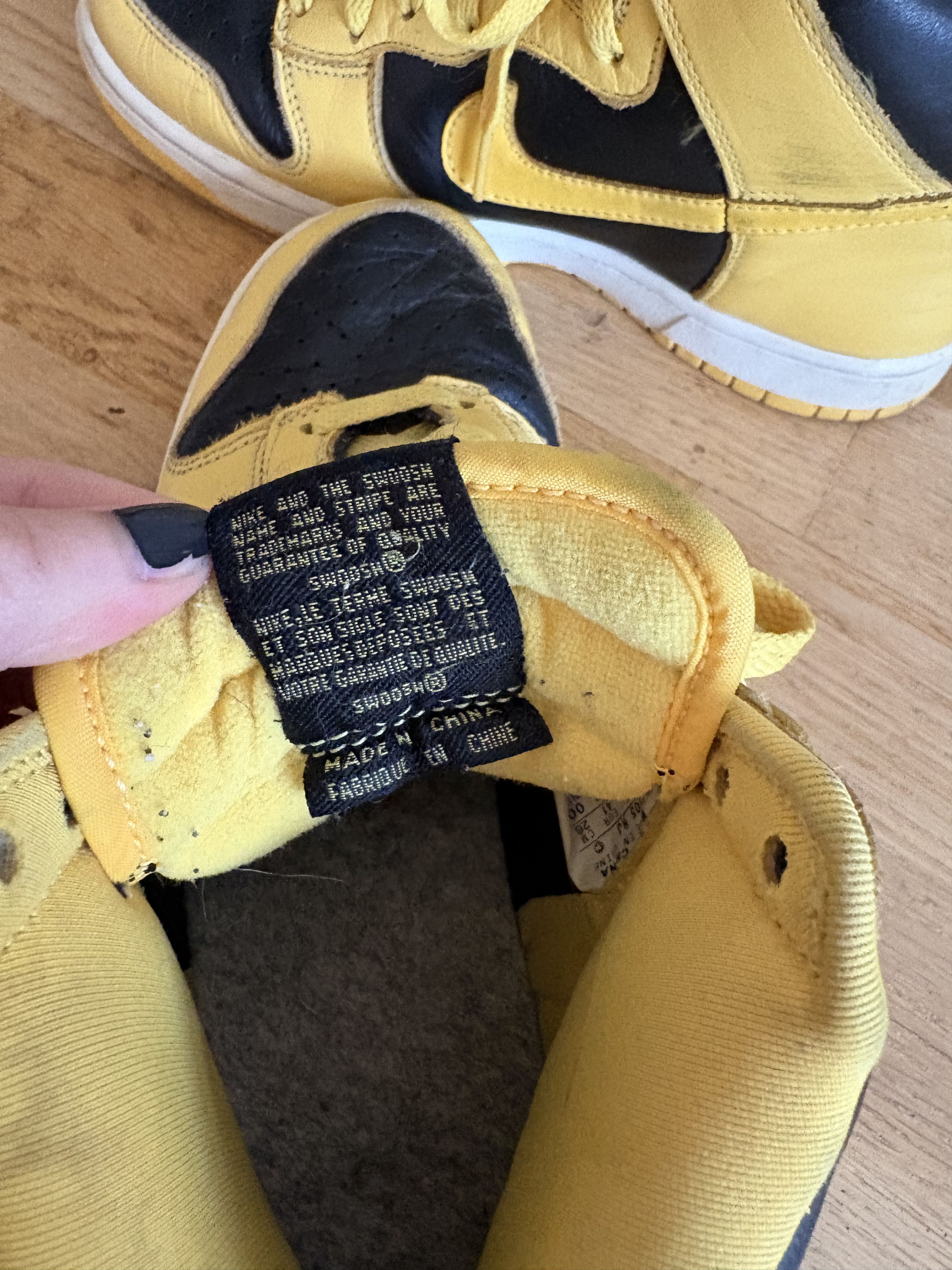 Nike Nike Dunk High "Goldenrod"/"Iowa" Retro Size US 8 / EU 41 - 6 Thumbnail