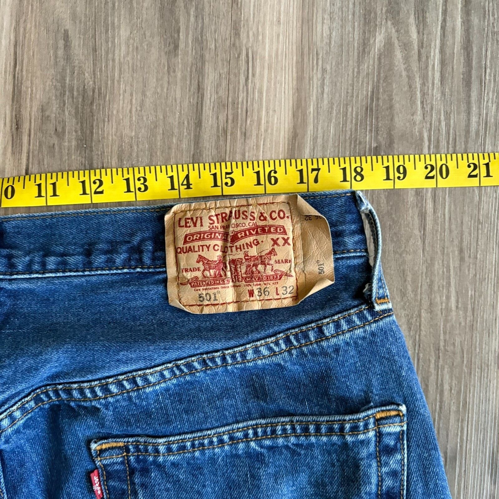 Levi's Levis 501 Jeans Mens Size 36x32 Blue Straight Button Fly Size US 36 / EU 52 - 11 Thumbnail
