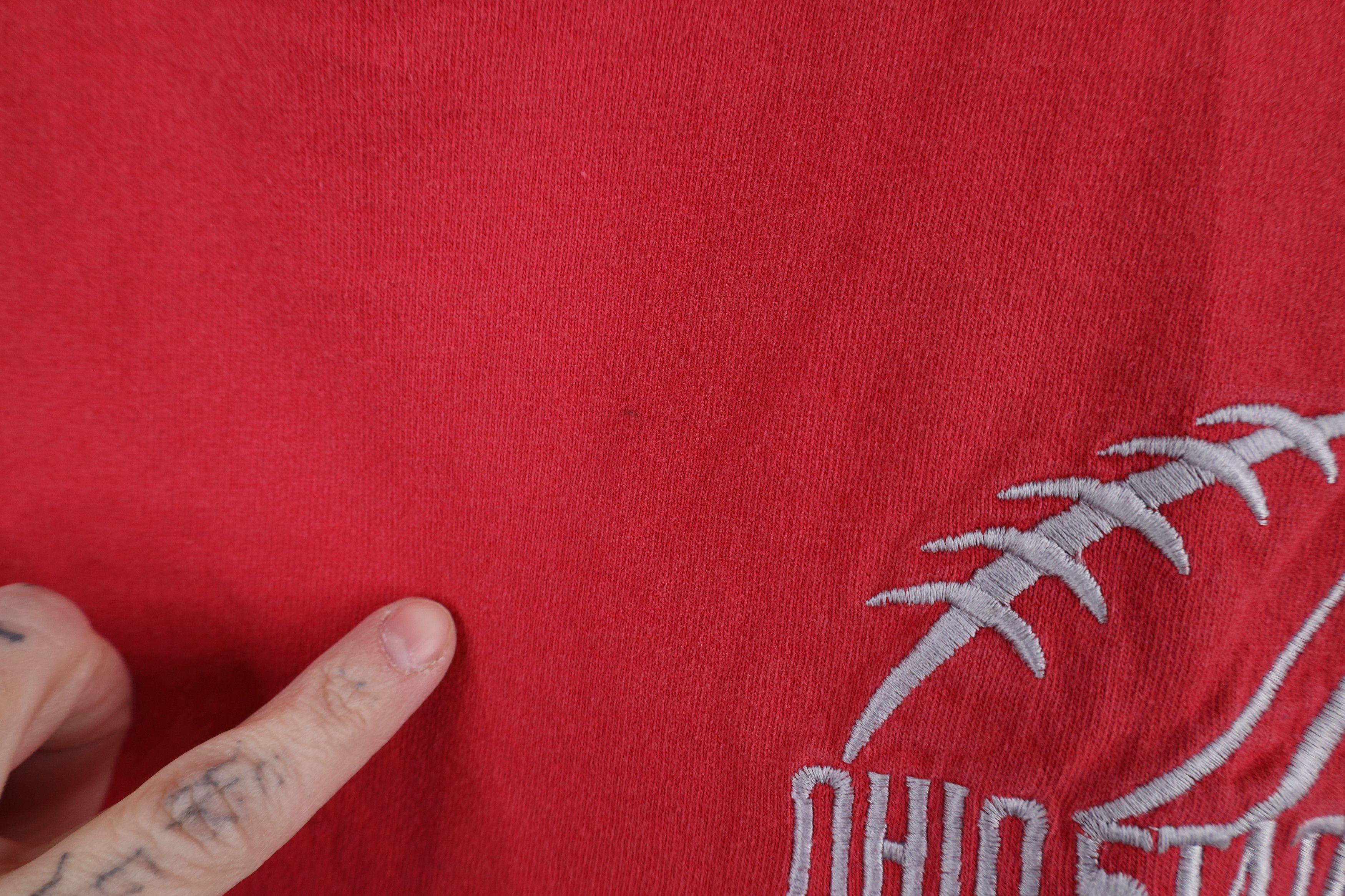 Vintage Vintage 90s Faded Ohio State University Football T-Shirt USA Size US L / EU 52-54 / 3 - 5 Thumbnail