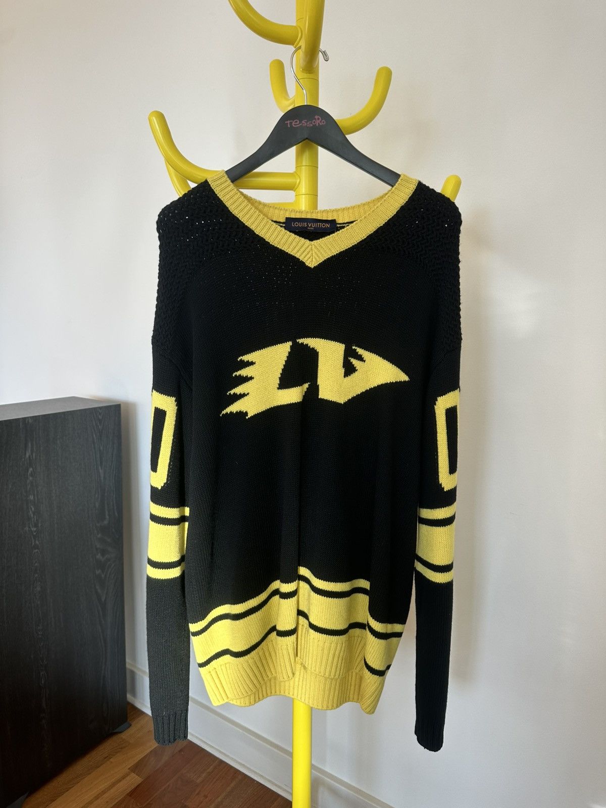 Louis Vuitton Louis Vuitton 2022 Intarsia Football Pullover Size US L / EU 52-54 / 3 - 2 Thumbnail