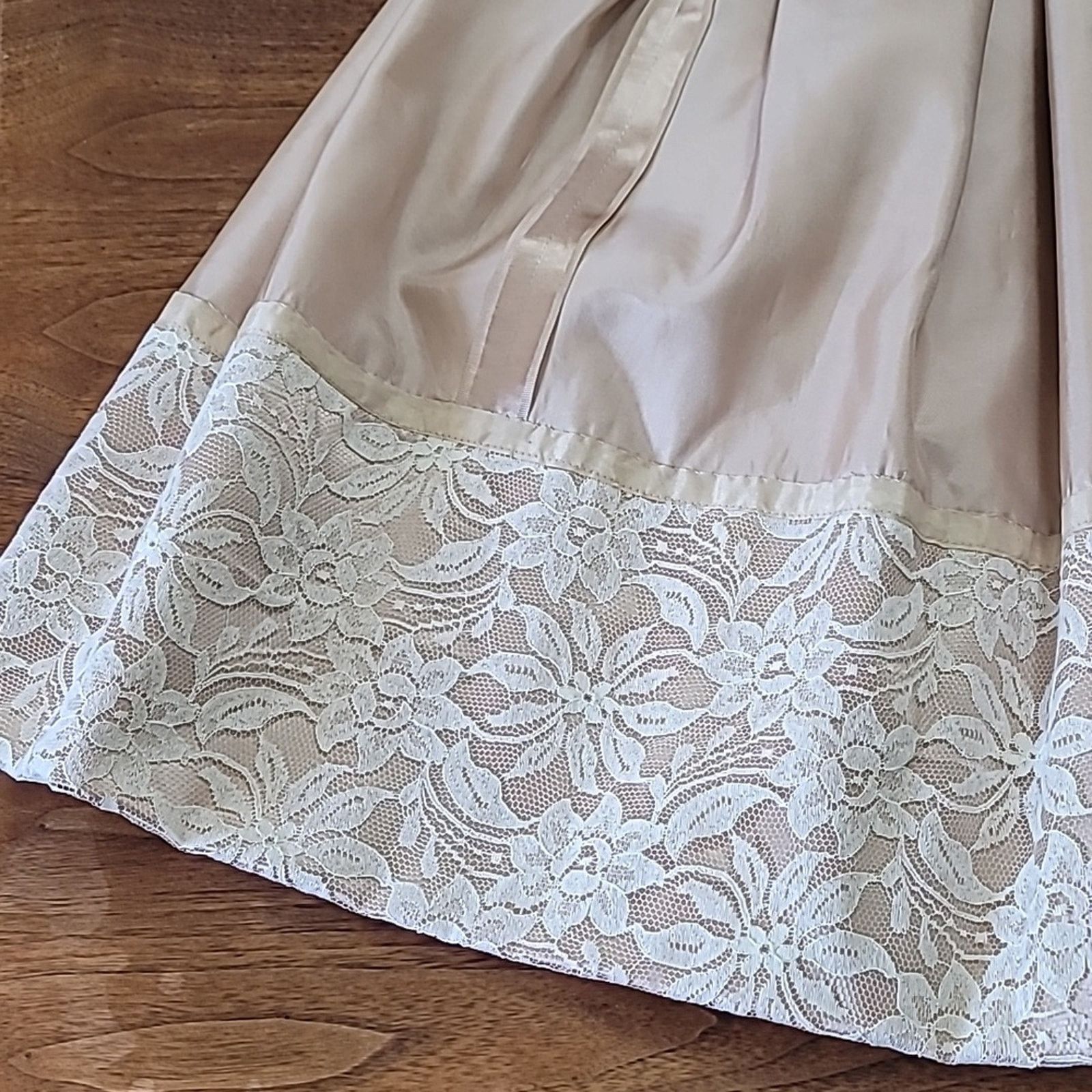 & Other Stories Vtg 1950s Tea Length, Lace Over Satin Cocktail Dress Size ONE SIZE - 9 Thumbnail