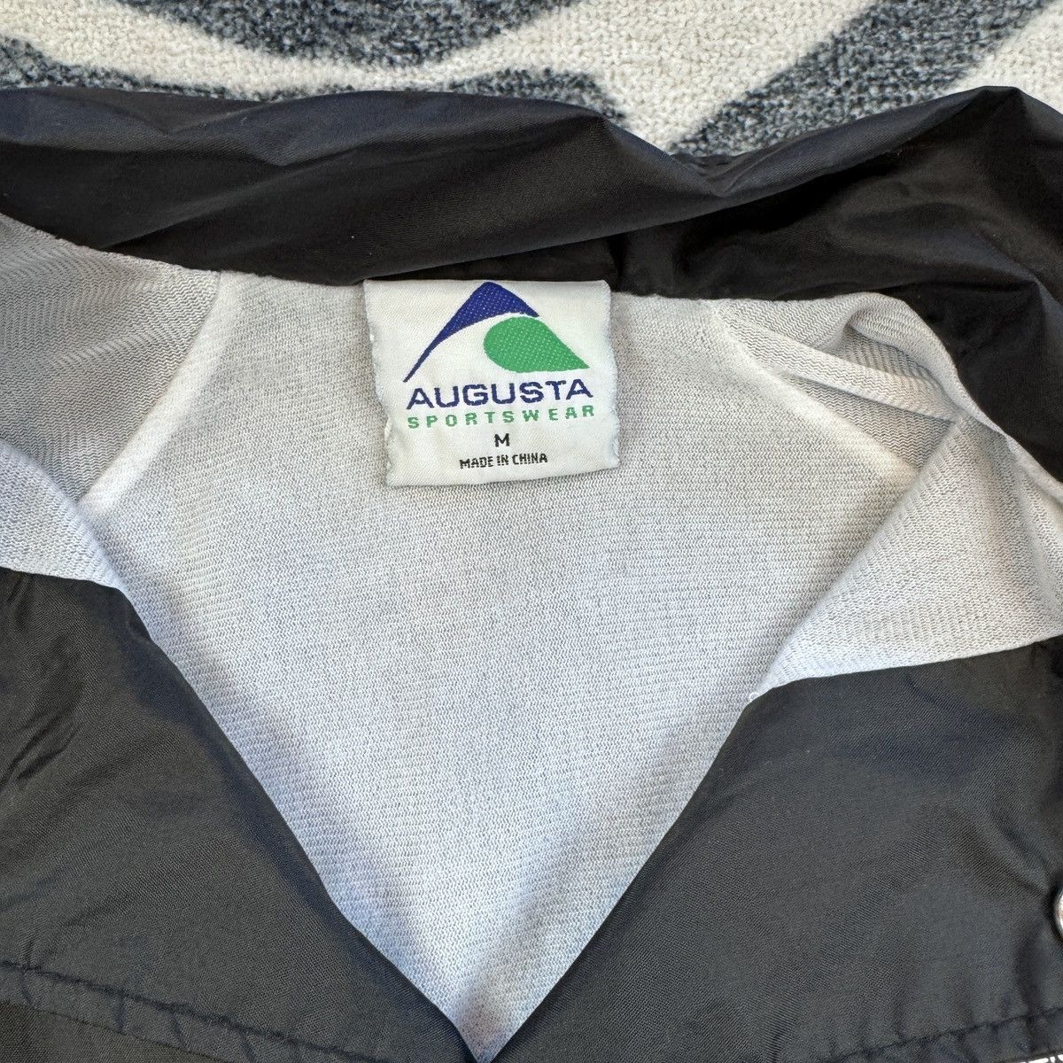 Augusta Sportswear Vintage Volvo Keith Haring Wind Breaker Jacket L Size US L / EU 52-54 / 3 - 3 Thumbnail