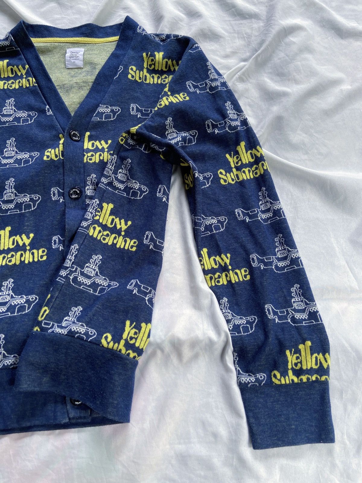 If Six Was Nine JAPANESE THE BEATLES YELLOW SUBMARINE CASUAL CARDIGAN Size US M / EU 48-50 / 2 - 3 Thumbnail