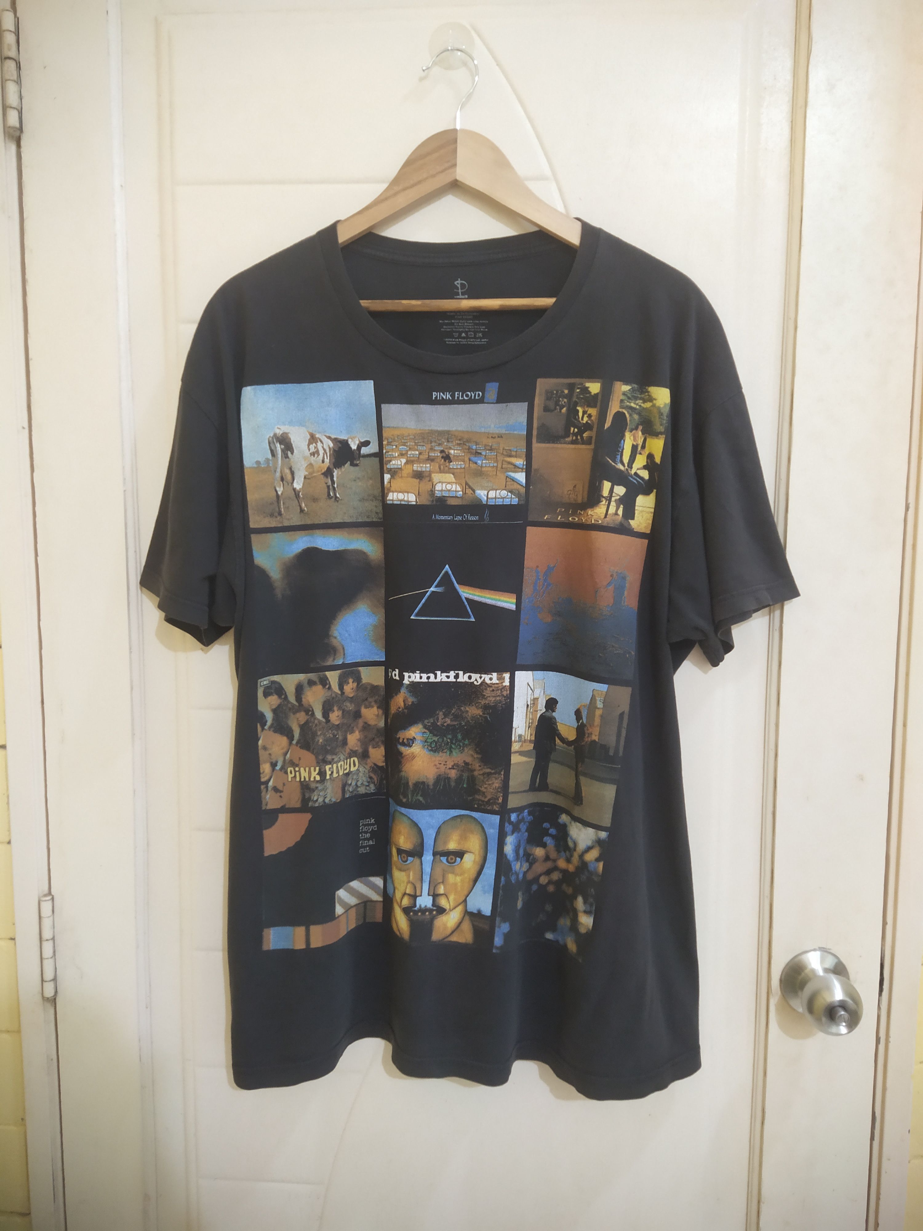 Band Tees Vintage Pink Floyd All cover Album Size US XL / EU 56 / 4 - 3 Thumbnail