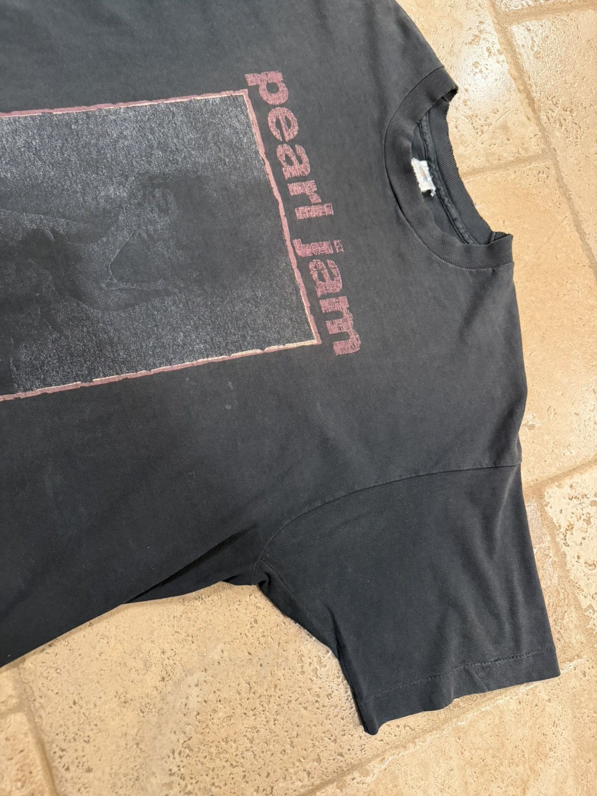 Vintage Vintage Pearl Jam Choices Crayons 1992 Faded Band Tour Tee Size US XL / EU 56 / 4 - 8 Thumbnail