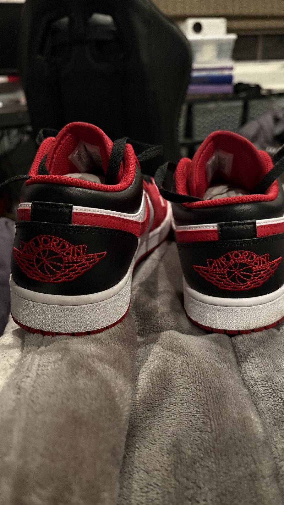 Jordan Brand Jordan 1 Low “Reverse Black Toe” Size US 9 / EU 42 - 4 Thumbnail