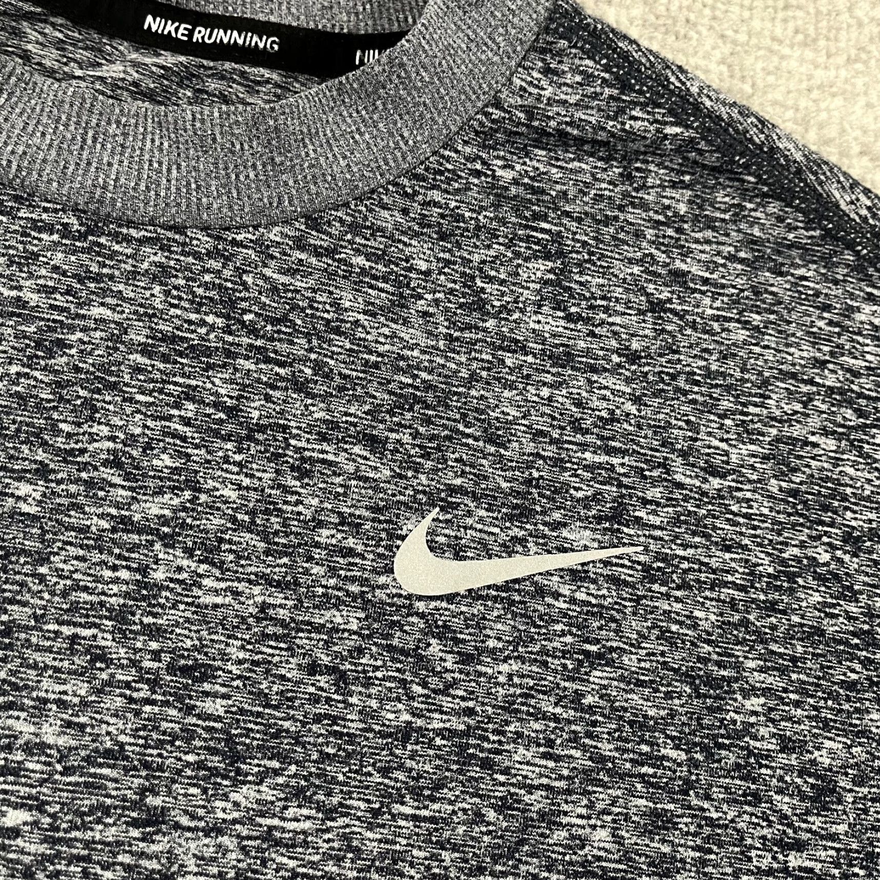 Nike Nike Shirt Womens Large Element Dri-Fit Long Sleeve Running Blue Gym 928741-451 Size L / US 10 / IT 46 - 2 Thumbnail