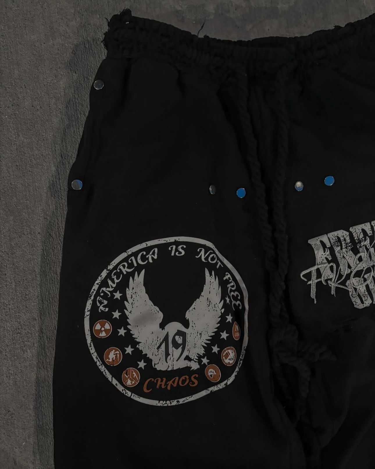Other Freedom Of Chaos Sweatpants Size US 30 / EU 46 - 2 Thumbnail