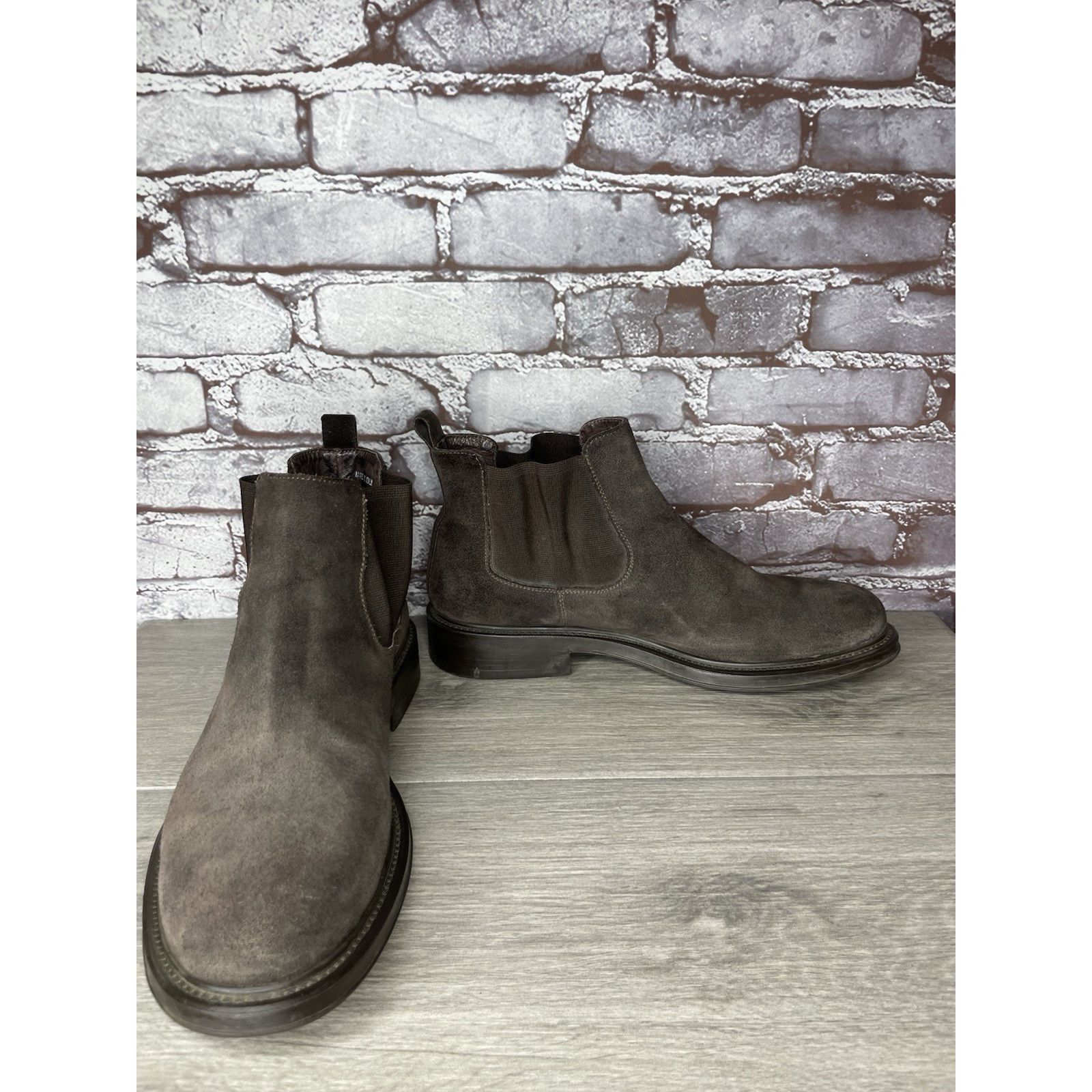 Barneys New York Barneys New York Brown Suede Leather Chelsea Desert Boots Sh Size US 10.5 / EU 43-44 - 12 Thumbnail