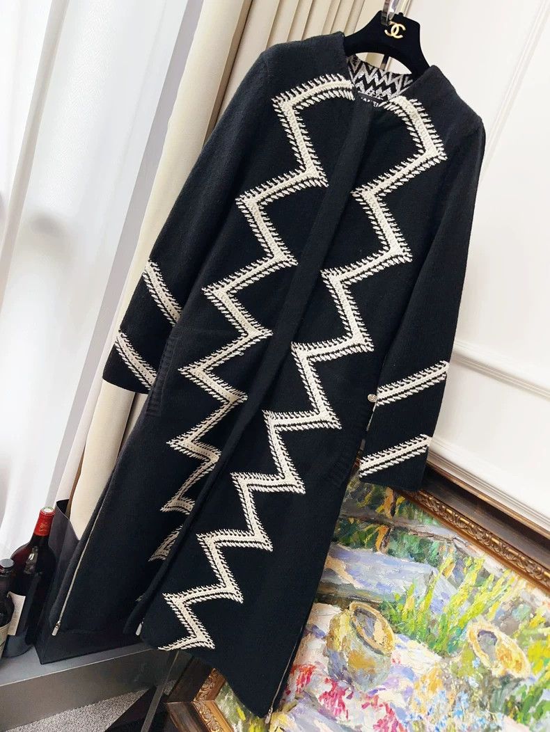Chanel Chanel Black Chevron Knit Long Coat- dmc Size US M / EU 48-50 / 2 - 1 Thumbnail