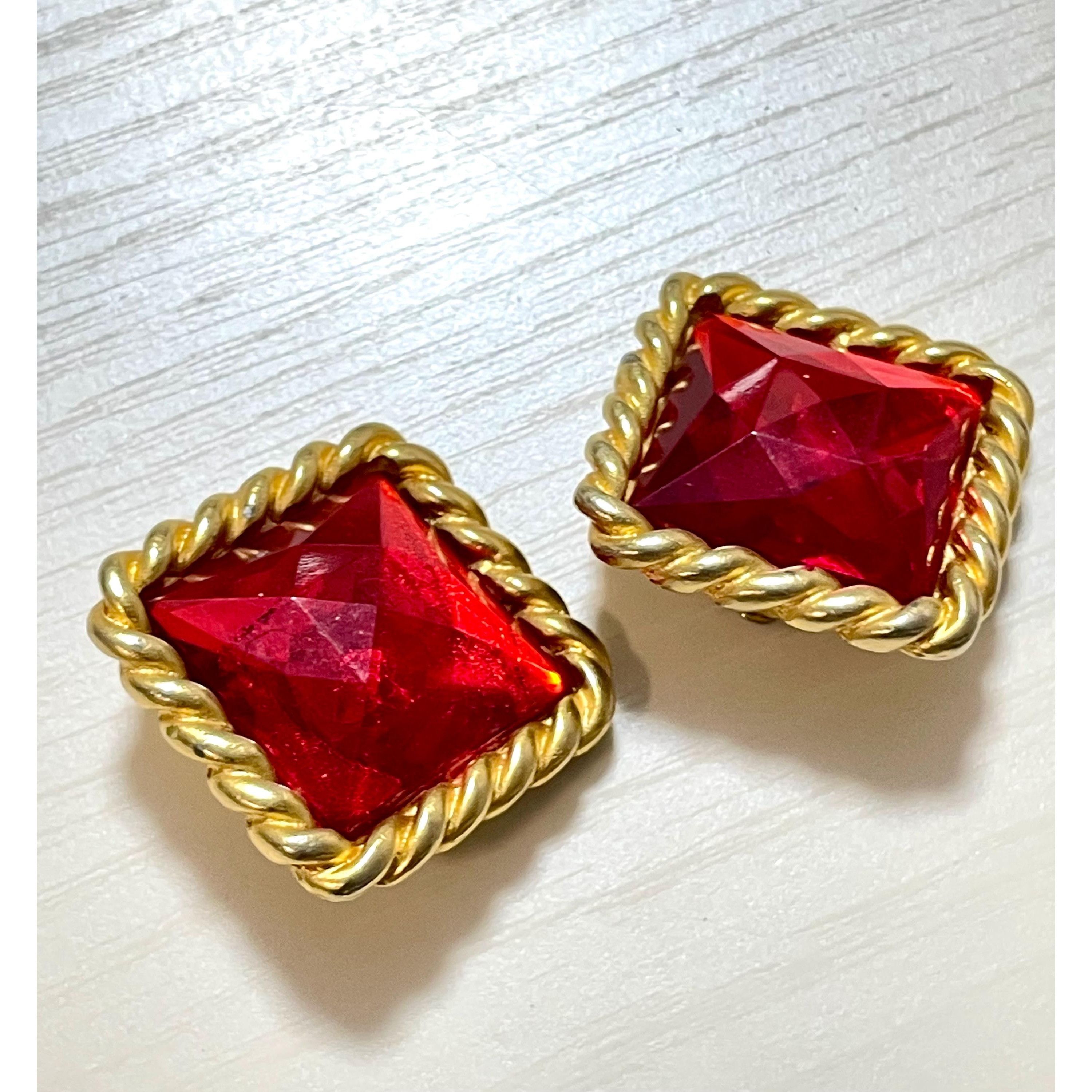 Celine Vintage Celine diamond cut stud design red gripoix earrings Size ONE SIZE - 6 Thumbnail