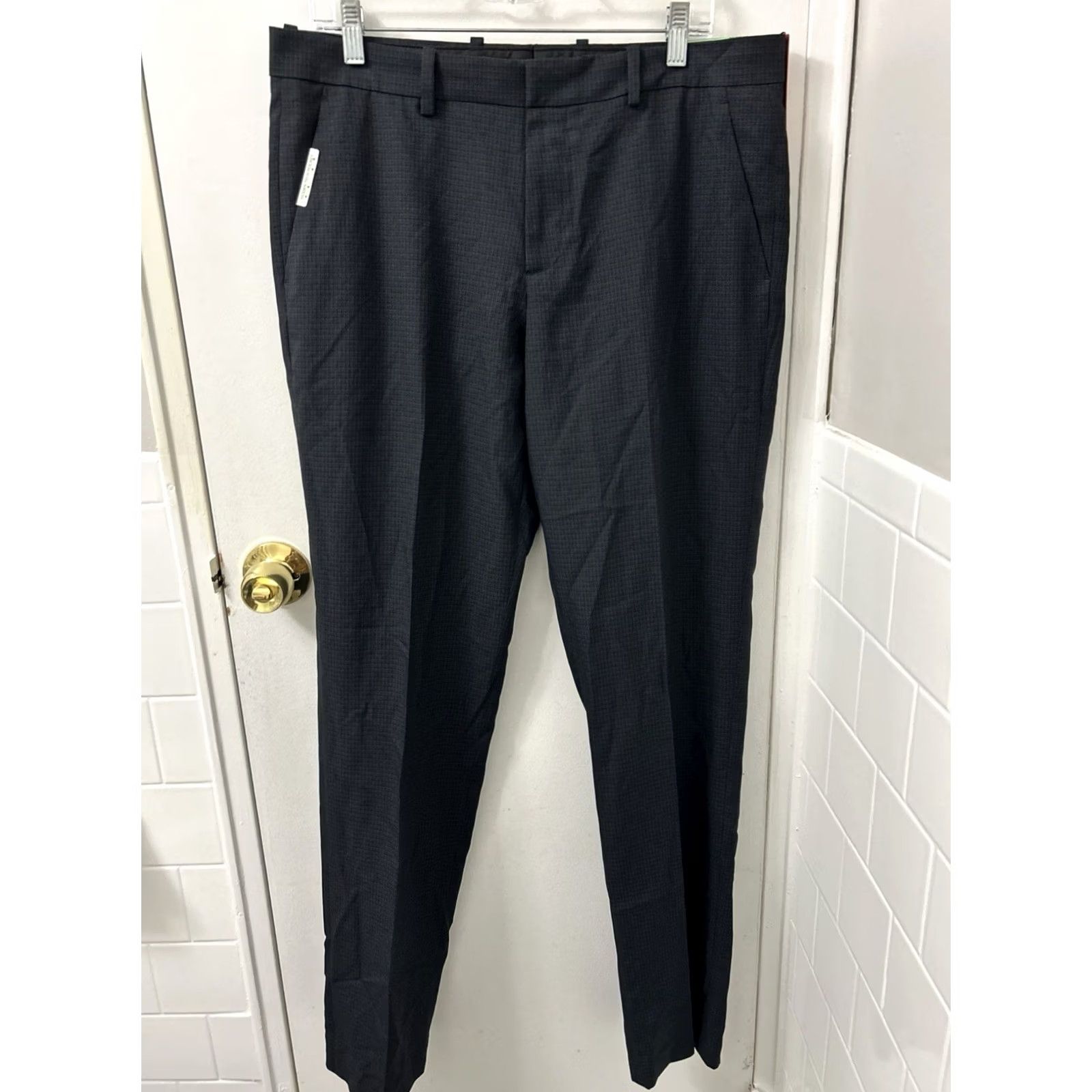 Perry Ellis Perry Ellis Portfolio Pants Mens 34x34 Black Modern Fit Dress Pants Wrinkle Resistant Moisture Wicking Pockets Logo Satin Texture Vintage No 1990s Size US 34 / EU 50 - 2 Thumbnail