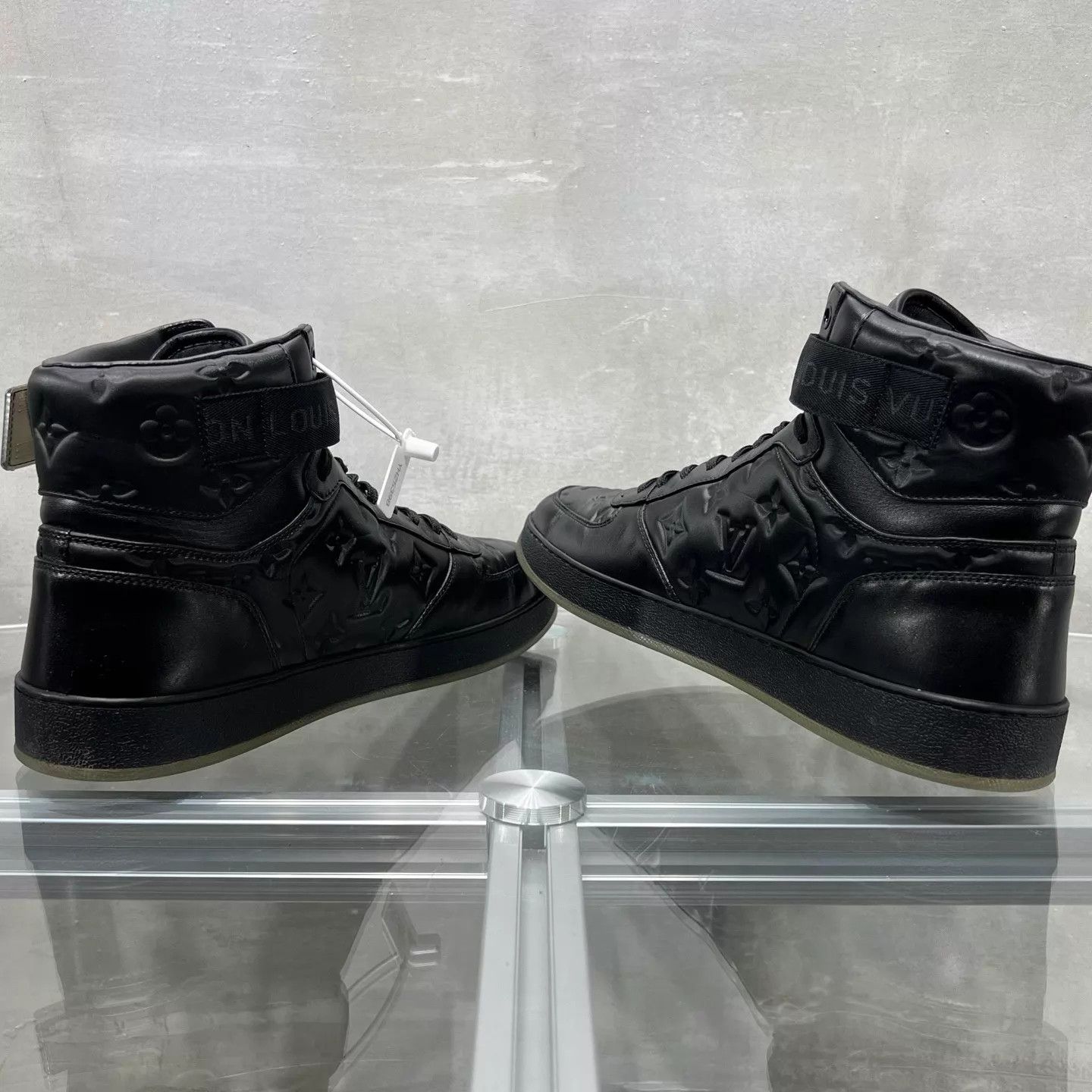 Louis Vuitton LV High-Top Embossed Monogram Sneaker Black UK9/43 Size US 10 / EU 43 - 5 Thumbnail