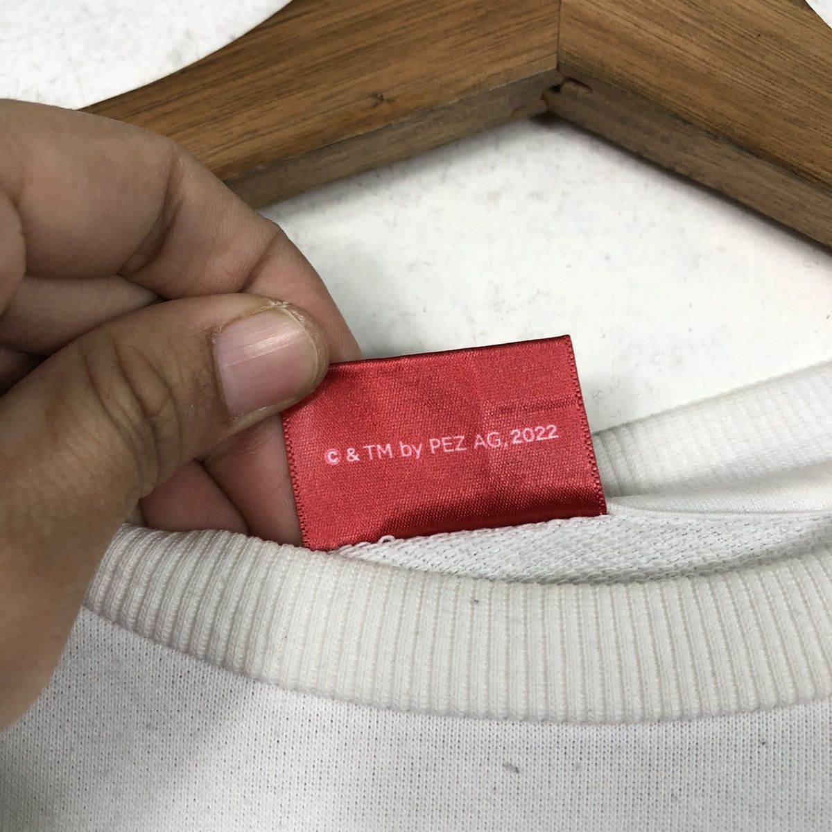 Japanese Brand PEZ Vintage Character Dispenser Crewneck – Rare Promo Piece Size US L / EU 52-54 / 3 - 15 Thumbnail
