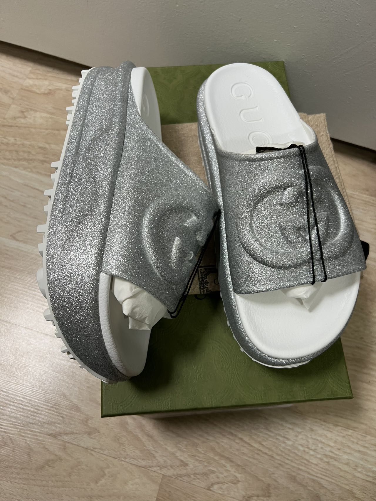 Gucci Gucci Interlocking G Slide Metalic Silver (Women's) Size US 10 / IT 40 - 2 Thumbnail