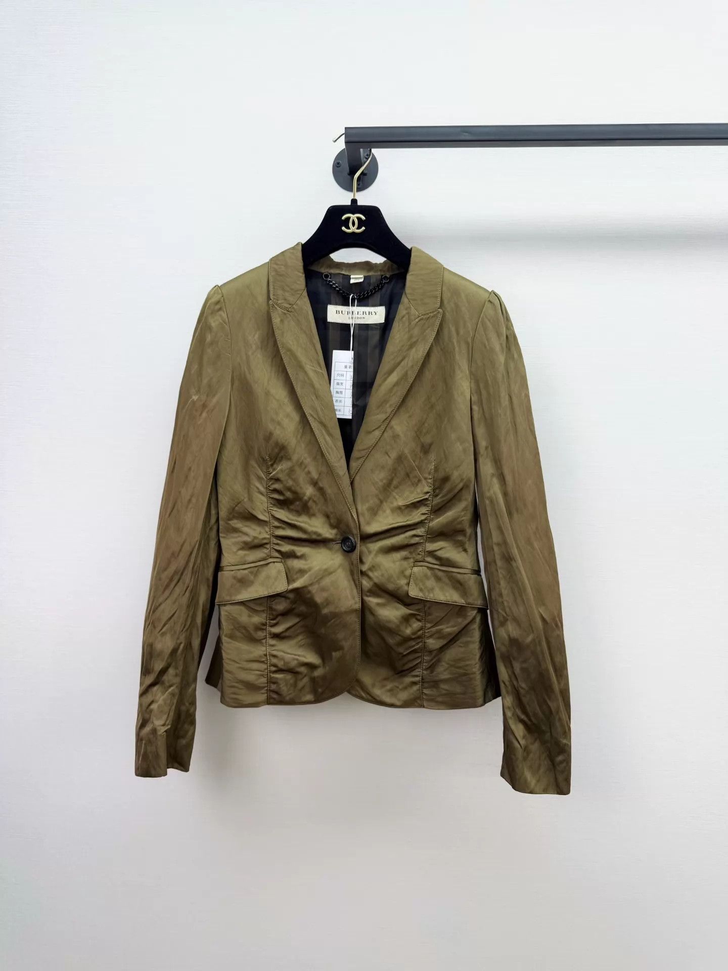 Burberry Burberry Pleated Suit Jacket UK6 Authentic Worn 2x Size XS / US 0-2 / IT 36-38 - 1 Thumbnail