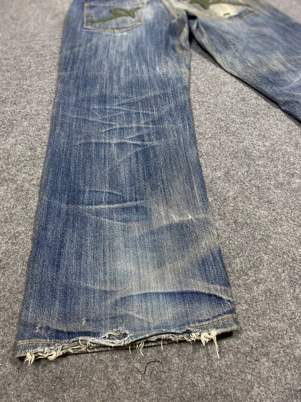 Rocawear vintage rocawear regular fit distressed denim Size US 35 - 8 Thumbnail