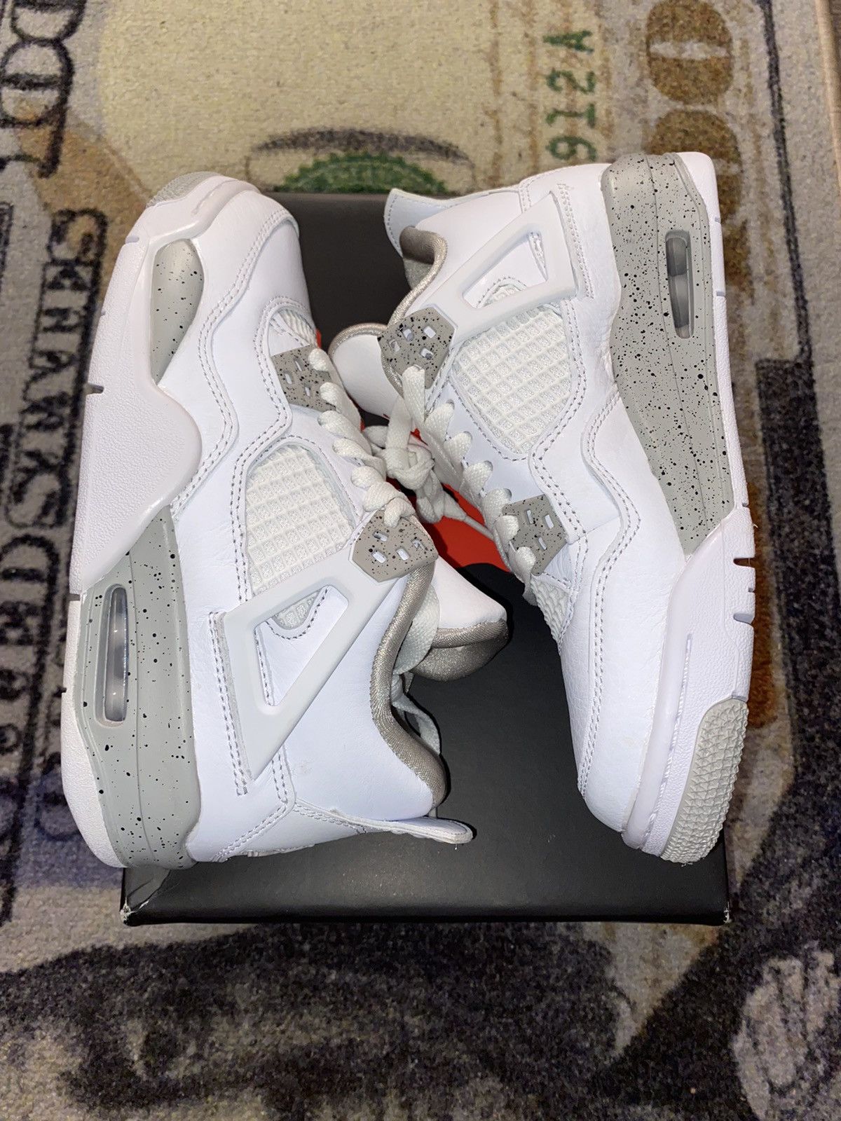Jordan Brand × Nike Jordan 4 Retro White Oreo (2021) 4Y Grade School Size US 5.5 / EU 38 - 2 Thumbnail