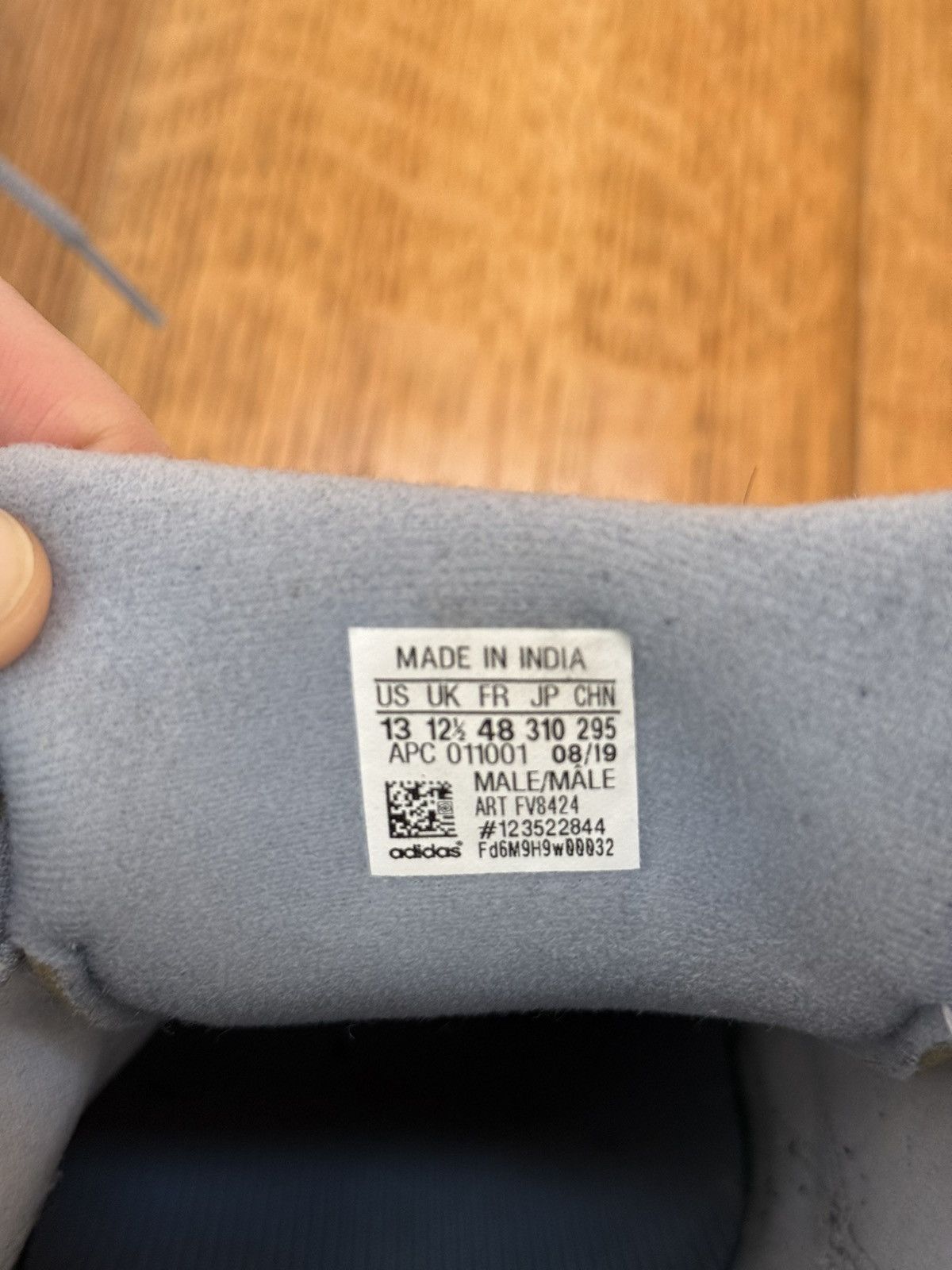 Adidas adidas Yeezy Boost 700 V2 “hospital blue” Size US 13 / EU 46 - 8 Thumbnail