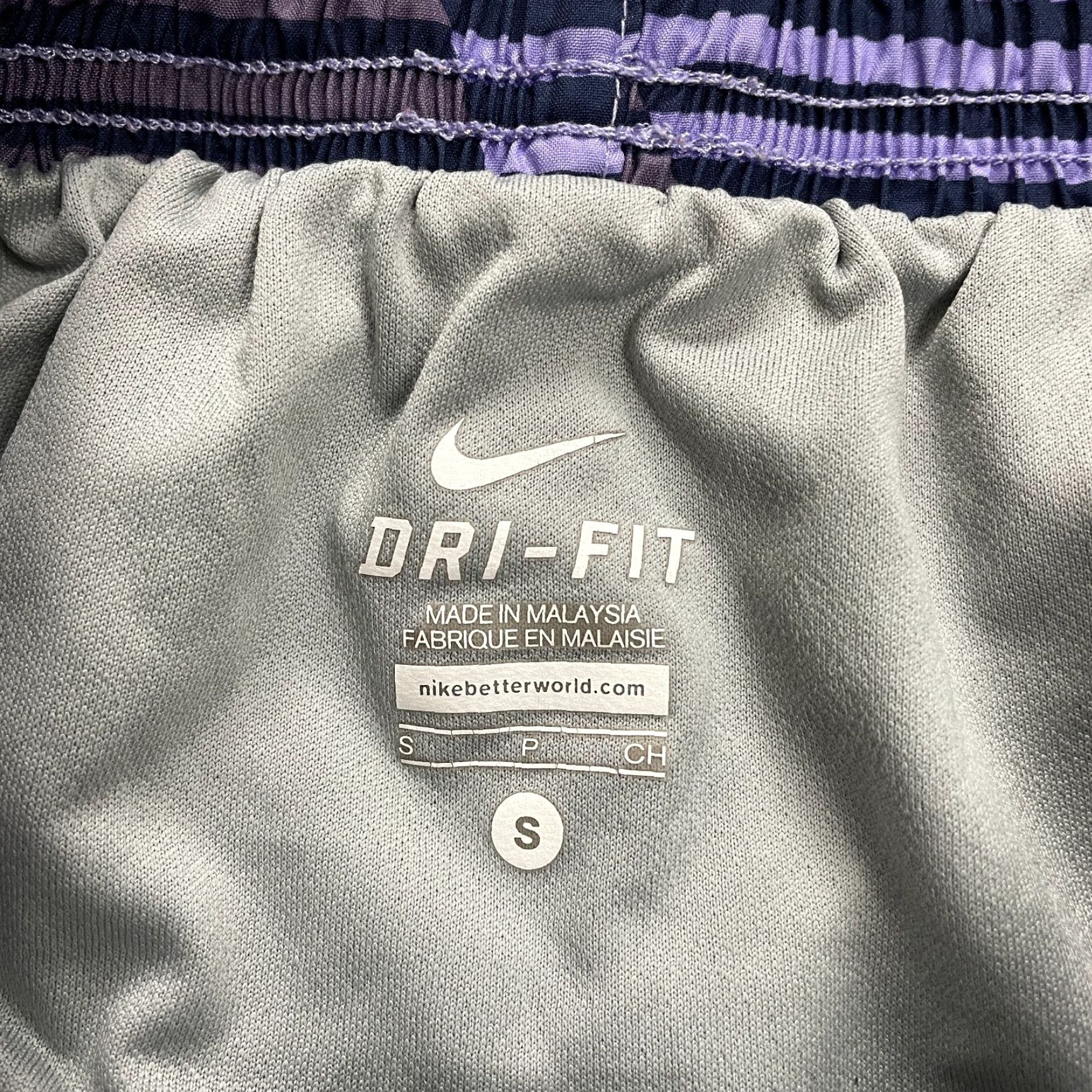 Nike Nike Dri-Fit Active Shorts Womens Small Purple Striped Athletic Running Gym 24x3 Size 28" / US 6 / IT 42 - 5 Thumbnail