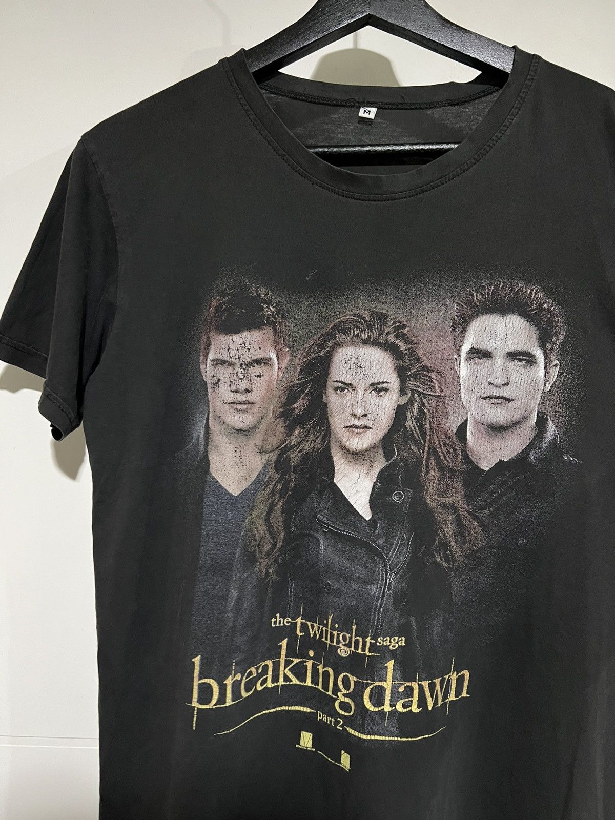 Vintage Faded the twilight breaking dawn promo t-shirt Size US M / EU 48-50 / 2 - 2 Thumbnail