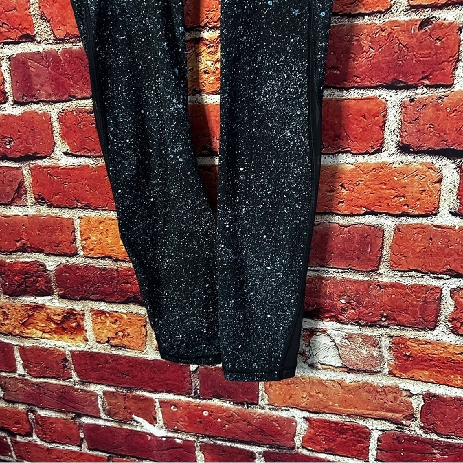 Lululemon Lululemon leggings a size 4 Size 27" / US 4 / IT 40 - 5 Thumbnail