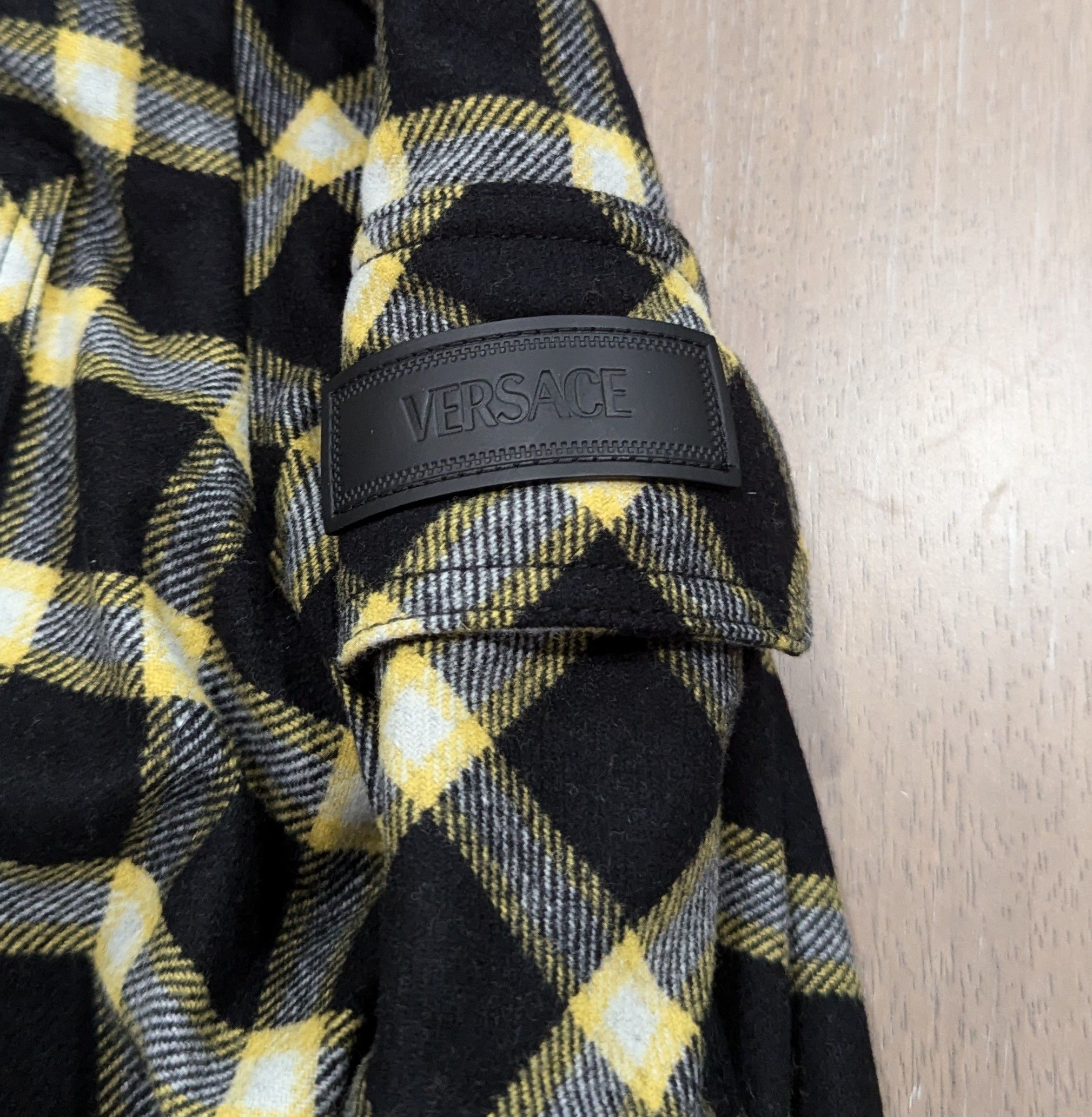 Versace VERSACE Tartan Plaid Flannel Shirt Jacket Black/Gold 48 Size US M / EU 48-50 / 2 - 4 Thumbnail