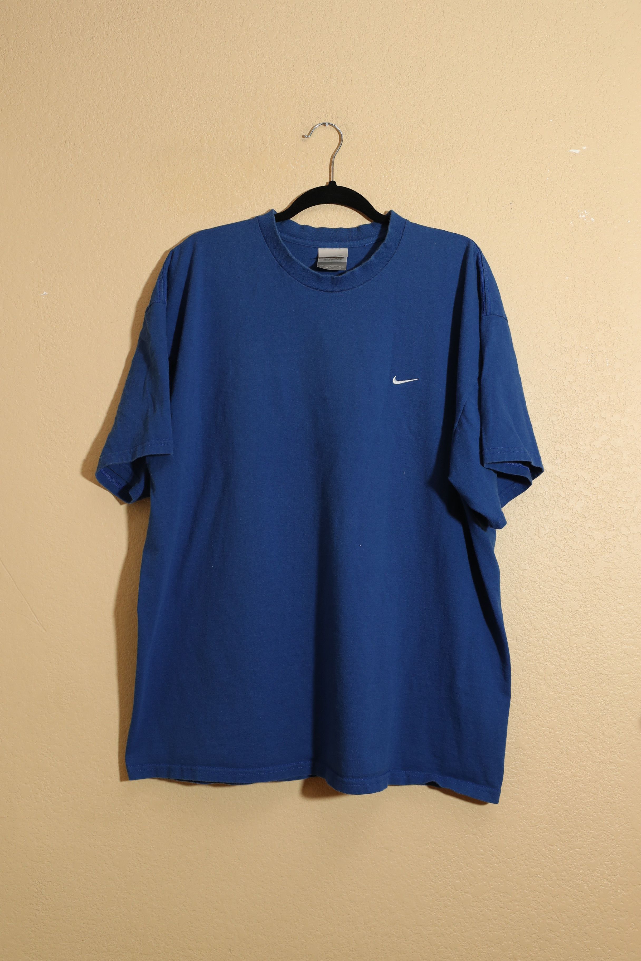 Nike Vintage Y2K Nike Blue Mini Swoosh Embroidered T-Shirt (XXL) Size US XXL / EU 58 / 5 - 1 Thumbnail