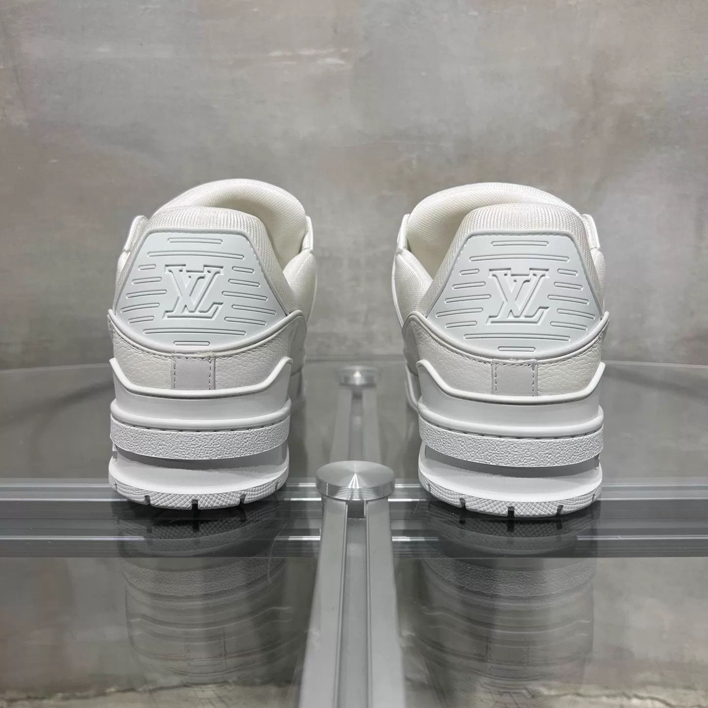 Louis Vuitton LV Trainer White Monogram UK7/41 Size US 8 / EU 41 - 6 Thumbnail