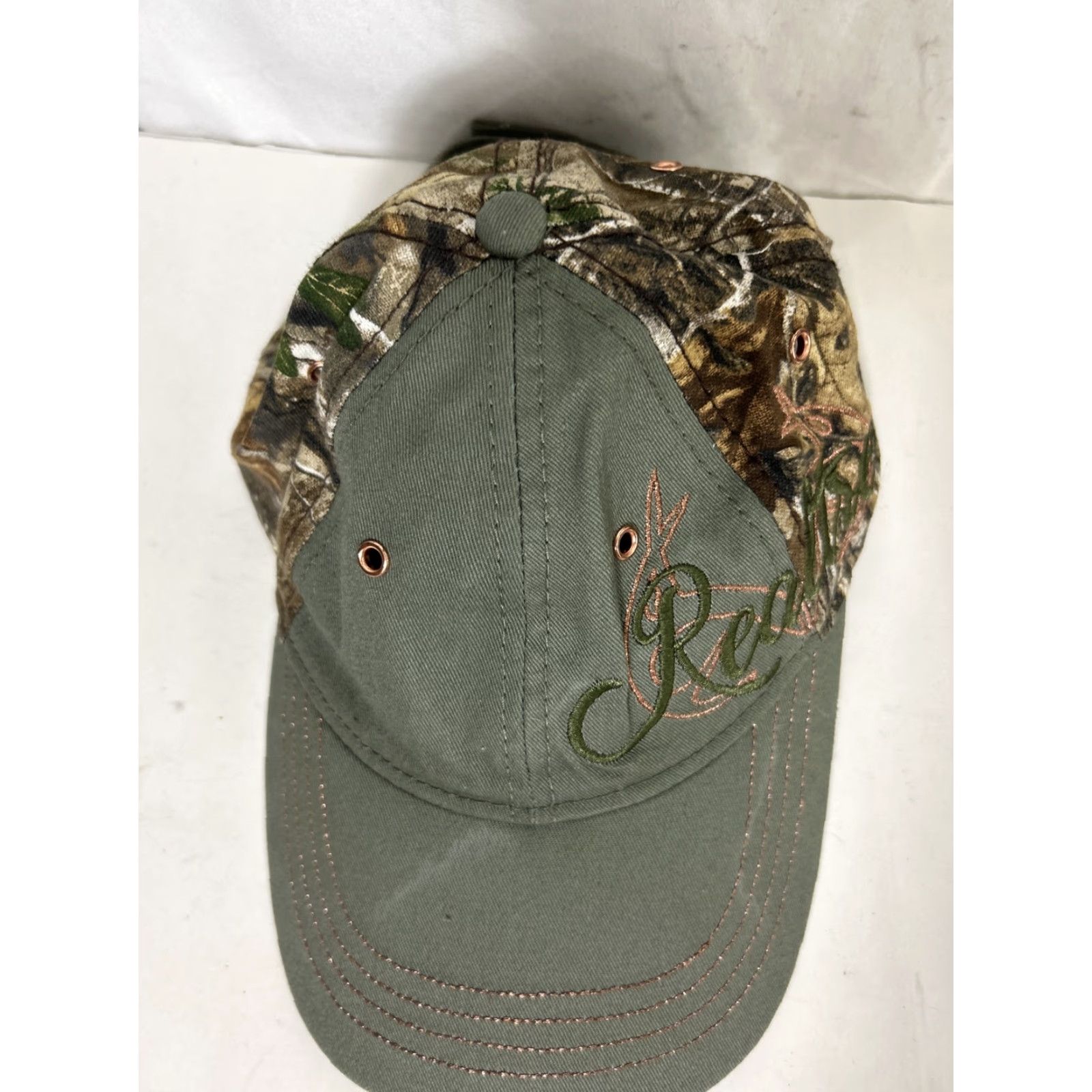 Realtree VINTAGE Real tree Womens Baseball Cap Green and Camo Adjustable Hook Loop Size ONE SIZE - 4 Thumbnail