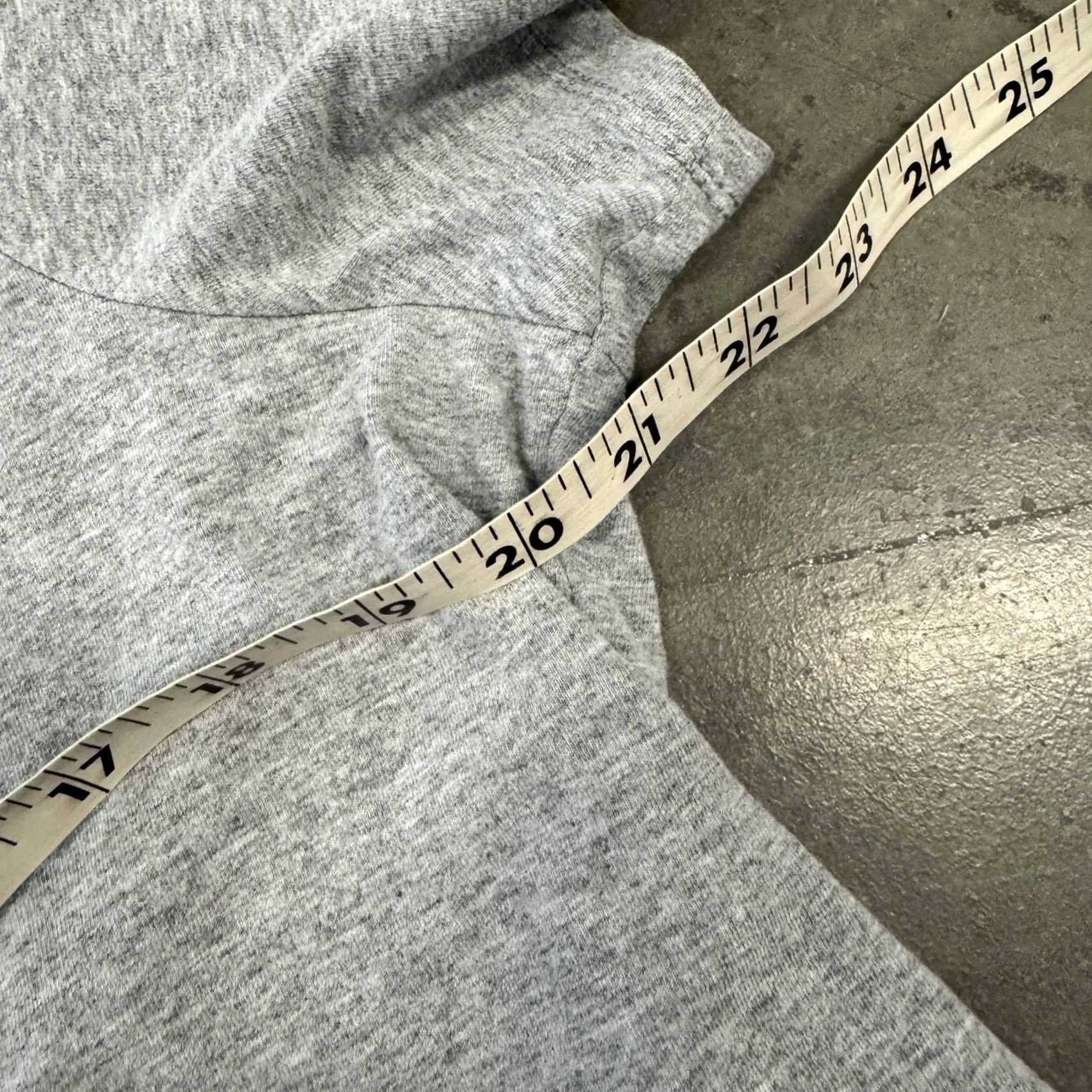 Vintage VINTAGE Yellowstone Graphic T-Shirt XL Women Heather Gray Crew Neck Short Sleeve Raglan Sleeve Size XL / US 12-14 / IT 48-50 - 4 Thumbnail