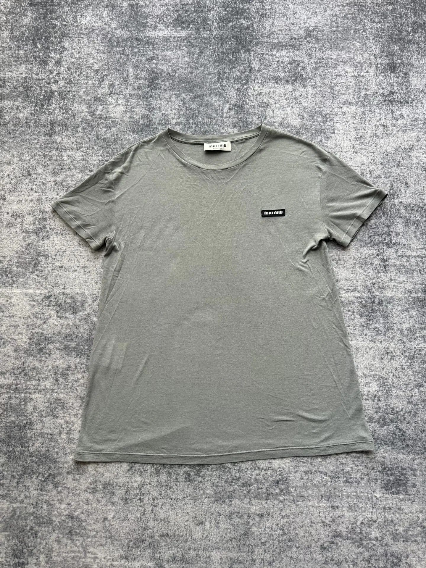 Miu Miu Miu Miu Grey thin slogan short-sleeve| Size S / US 4 / IT 40 - 1 Thumbnail