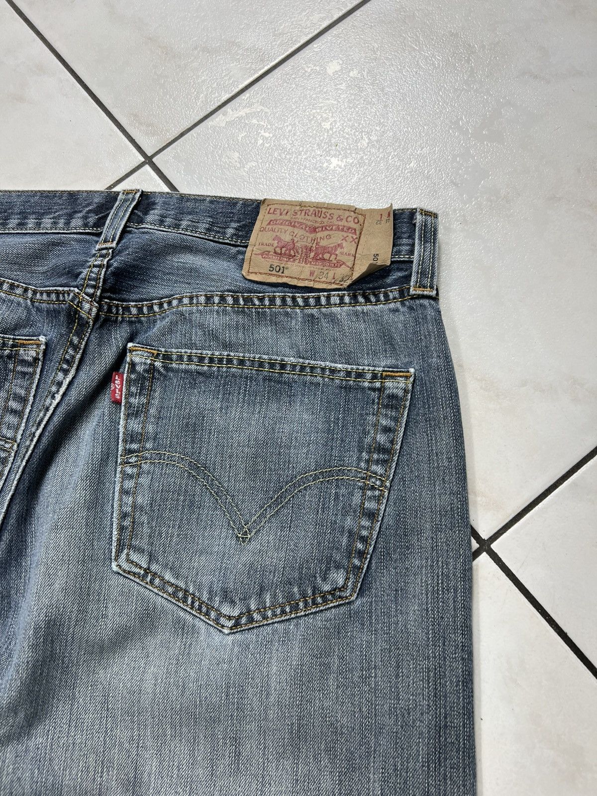 Levi's Vintage Levi’s 501 straigth leg button-fly washed y2k jeans Size US 34 / EU 50 - 14 Thumbnail
