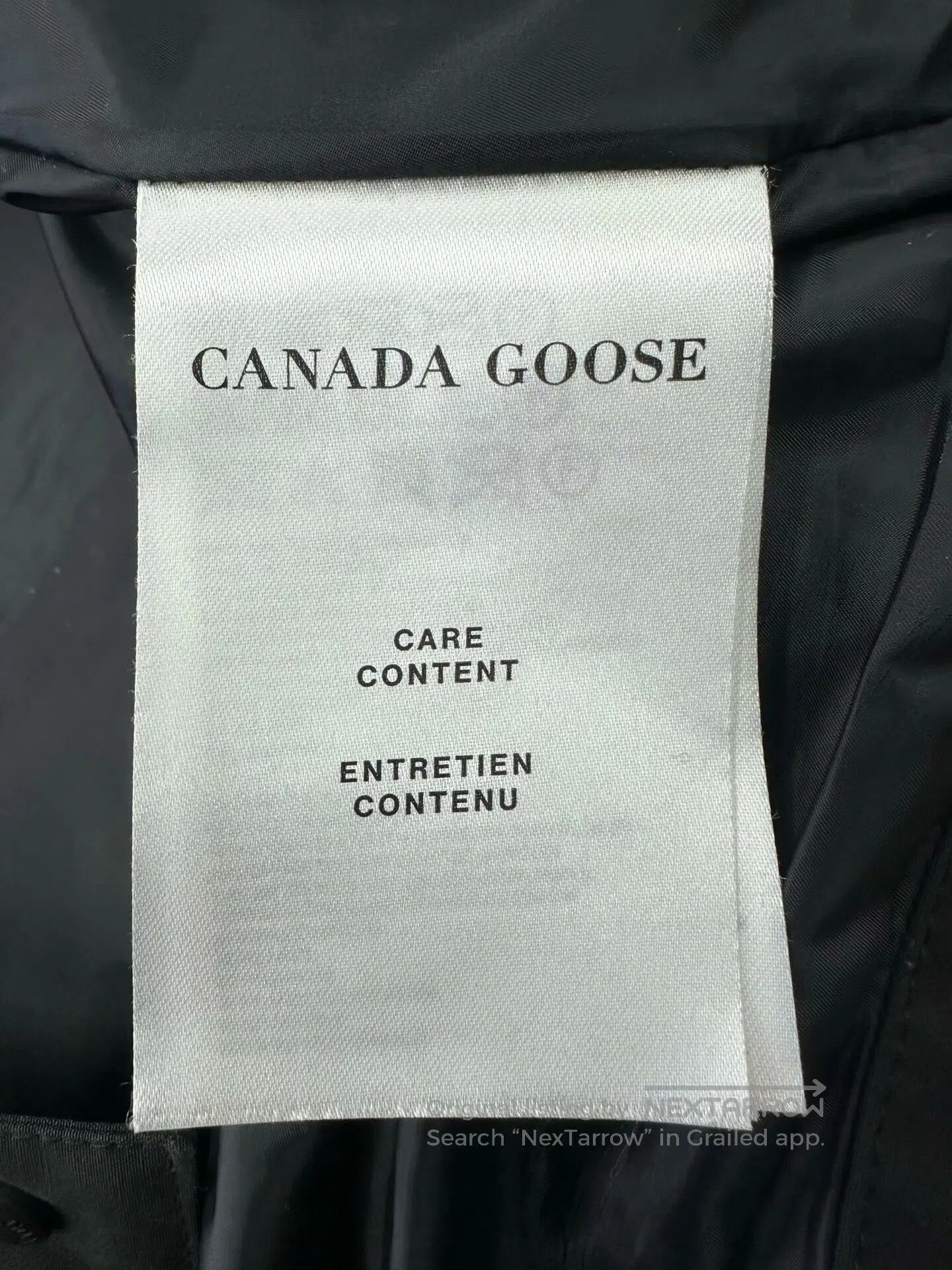 Canada Goose Canada Goose Black down jacket with a logo on the chest| Size US M / EU 48-50 / 2 - 4 Thumbnail